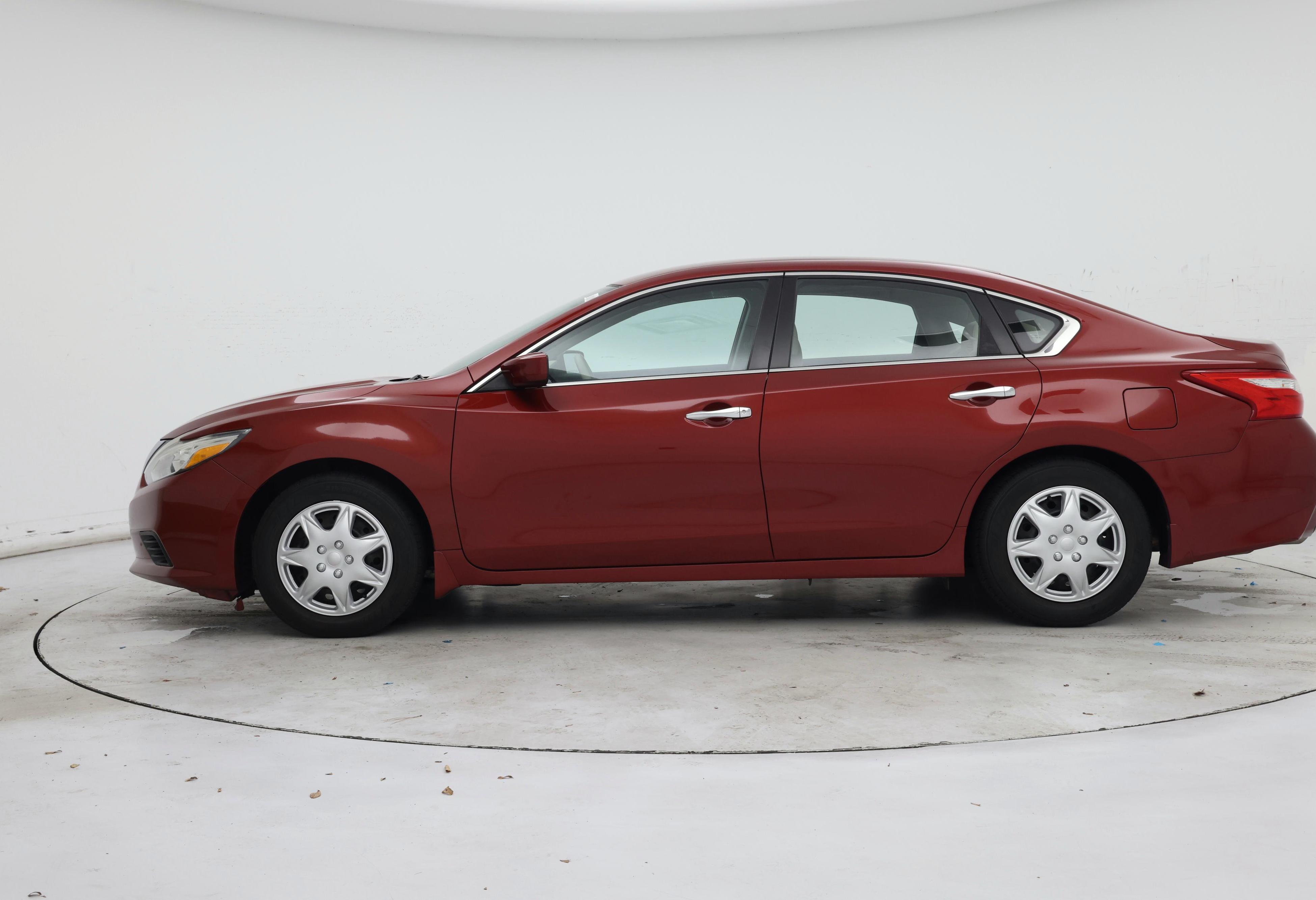 Thumbnail: 2016 Nissan Altima - 3