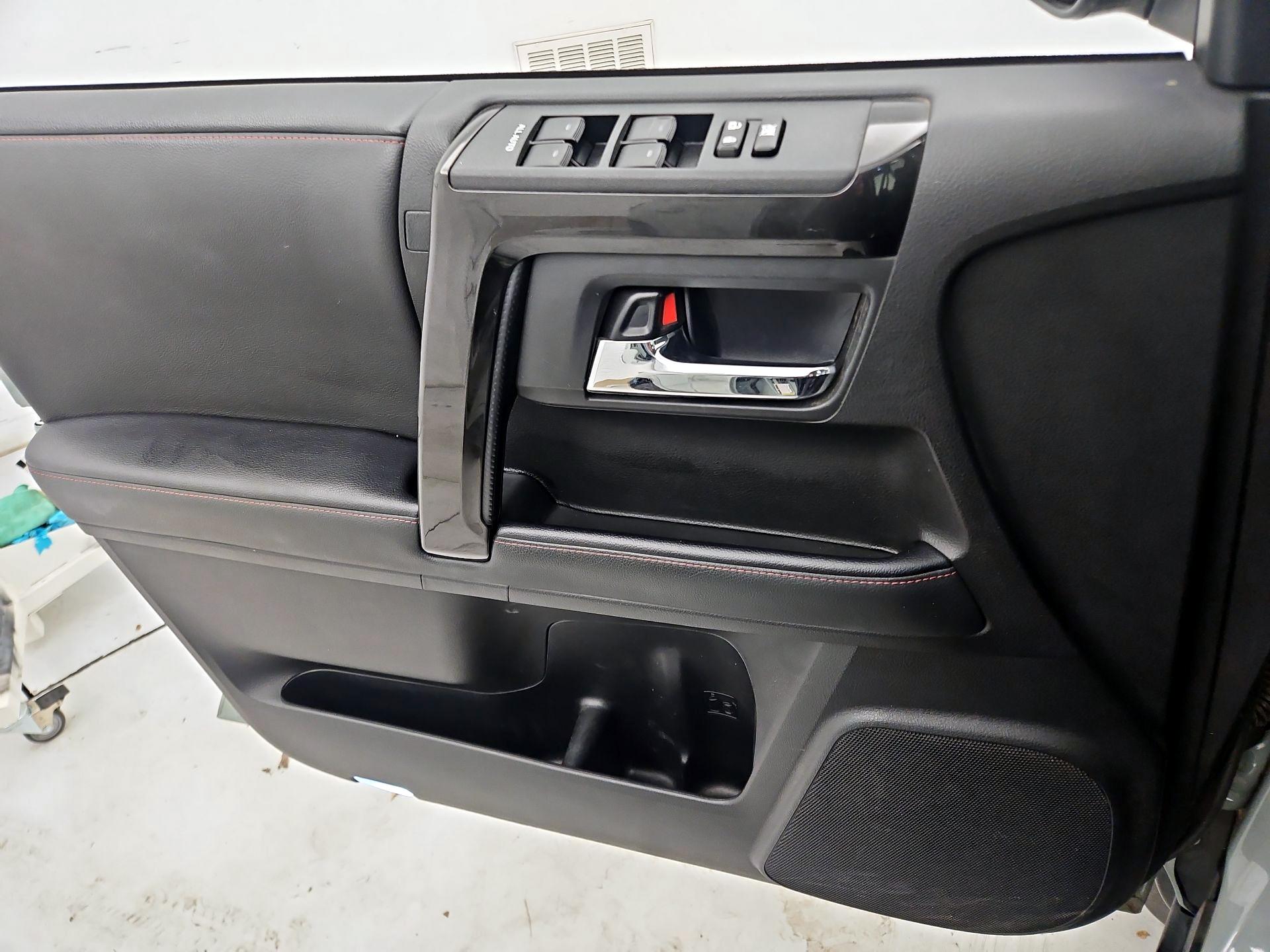 Thumbnail: 2021 Toyota 4Runner - 12