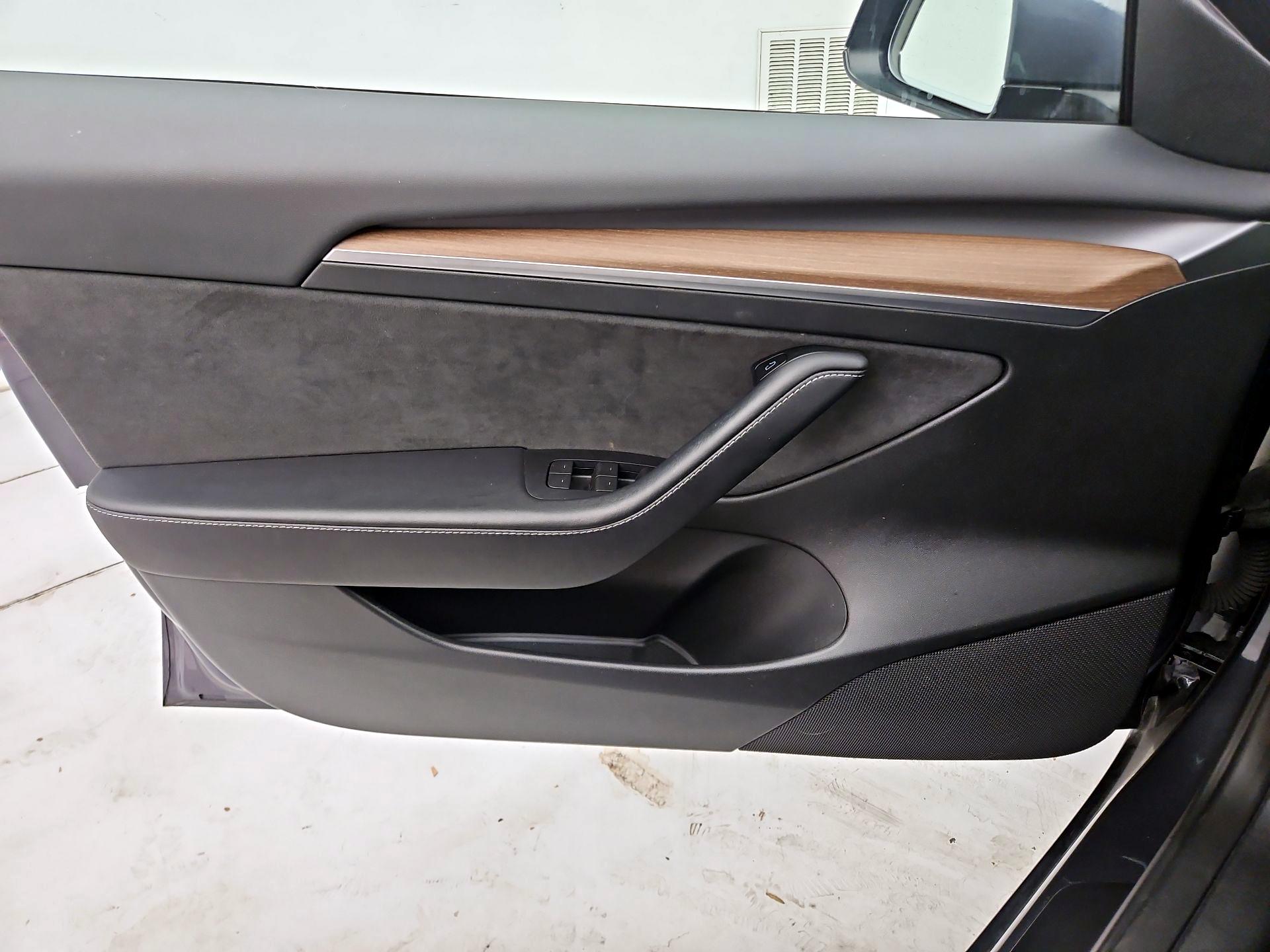 Thumbnail: 2023 Tesla Model 3 - 12