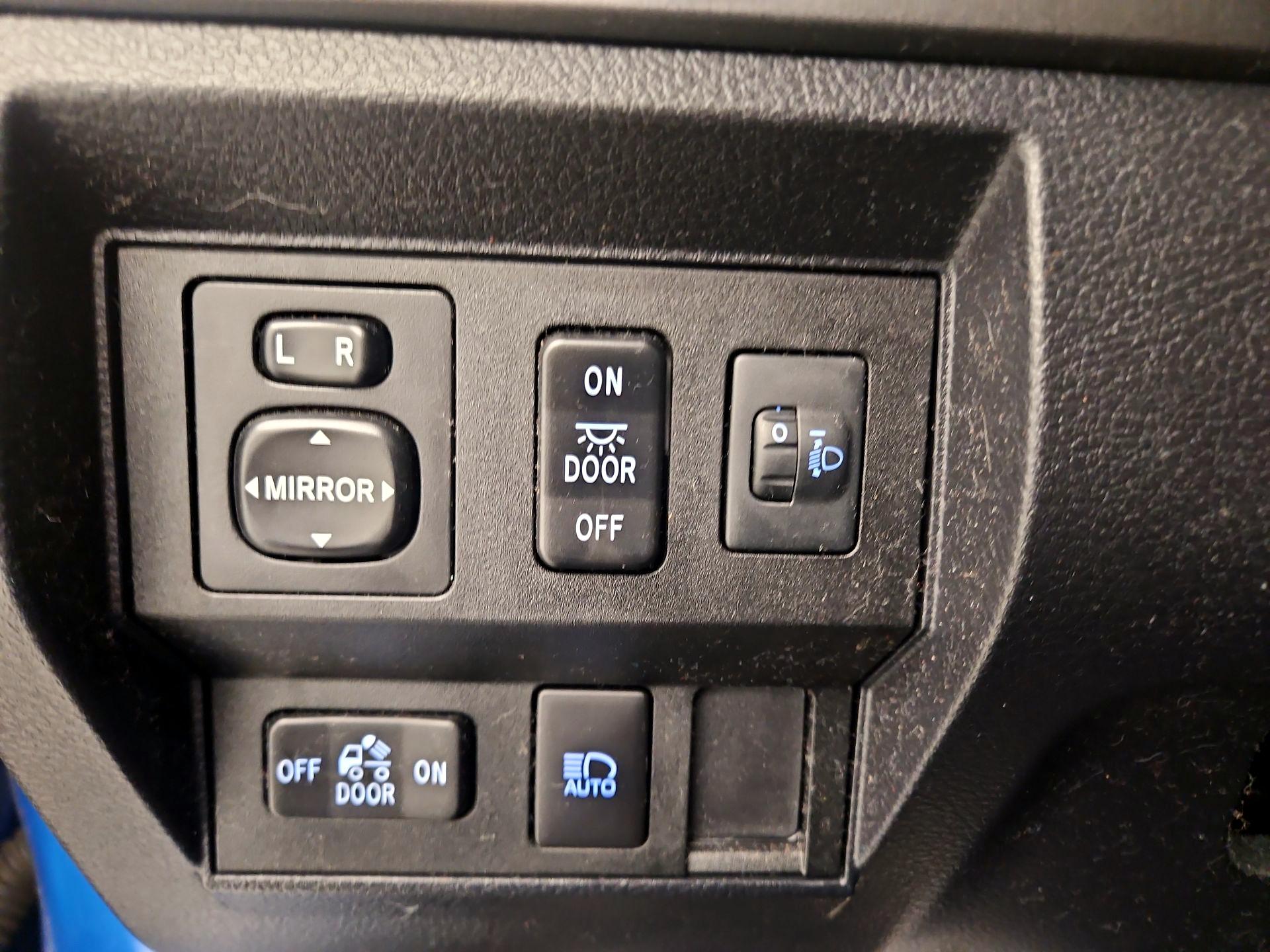 Thumbnail: 2018 Toyota Tundra - 13