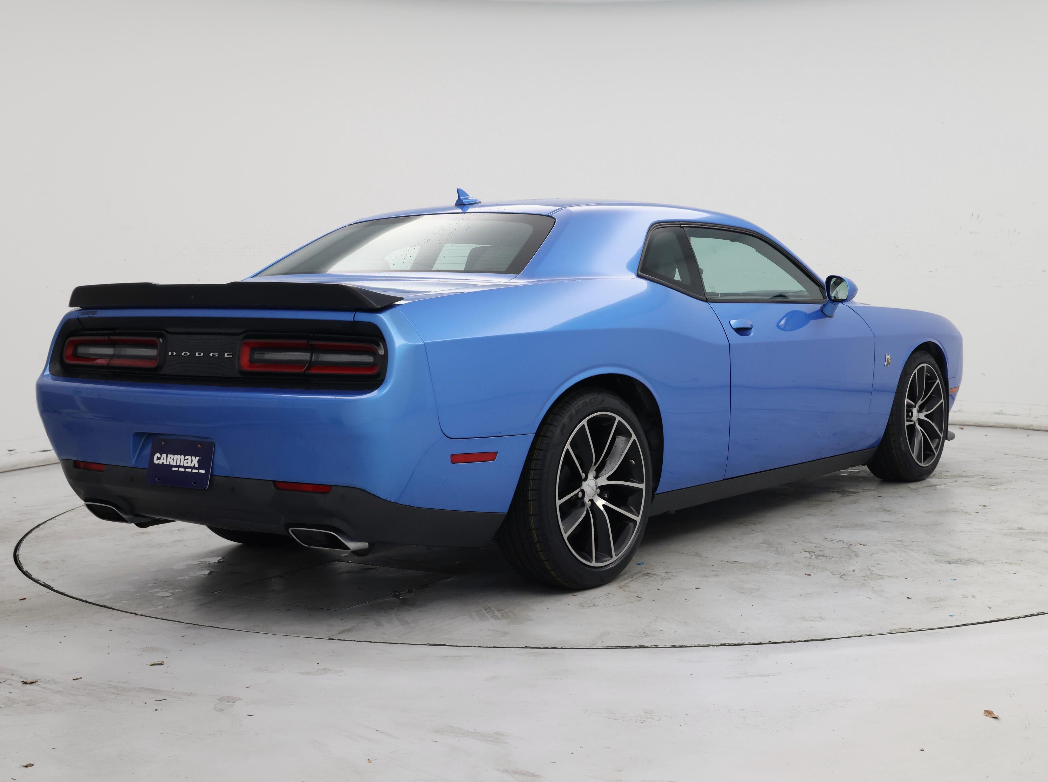 Thumbnail: 2016 Dodge Challenger - 8