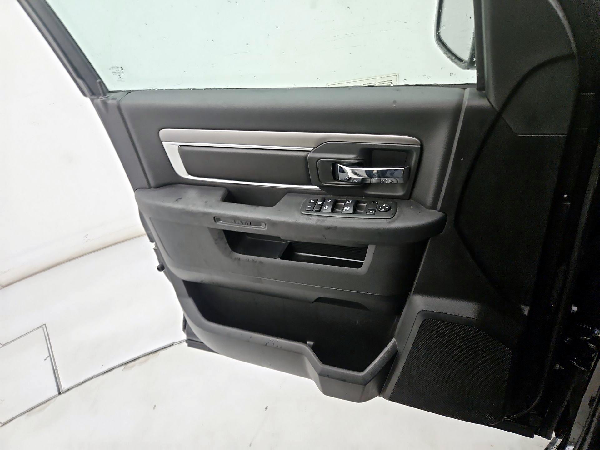 Thumbnail: 2022 RAM 1500 Classic - 12