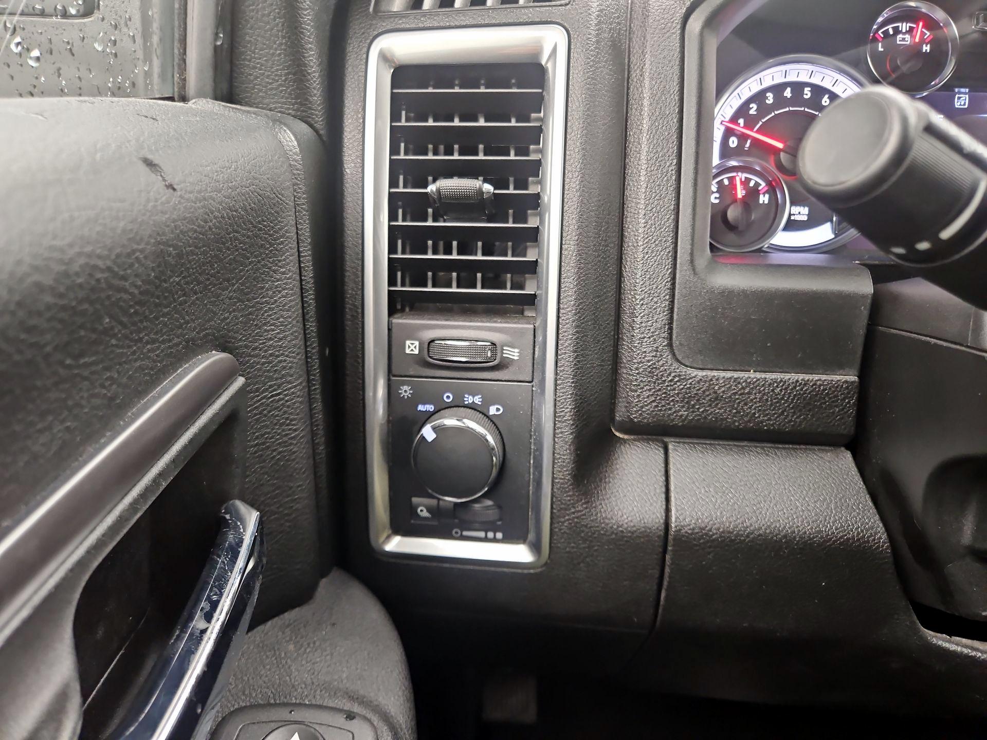 Thumbnail: 2022 RAM 1500 Classic - 13