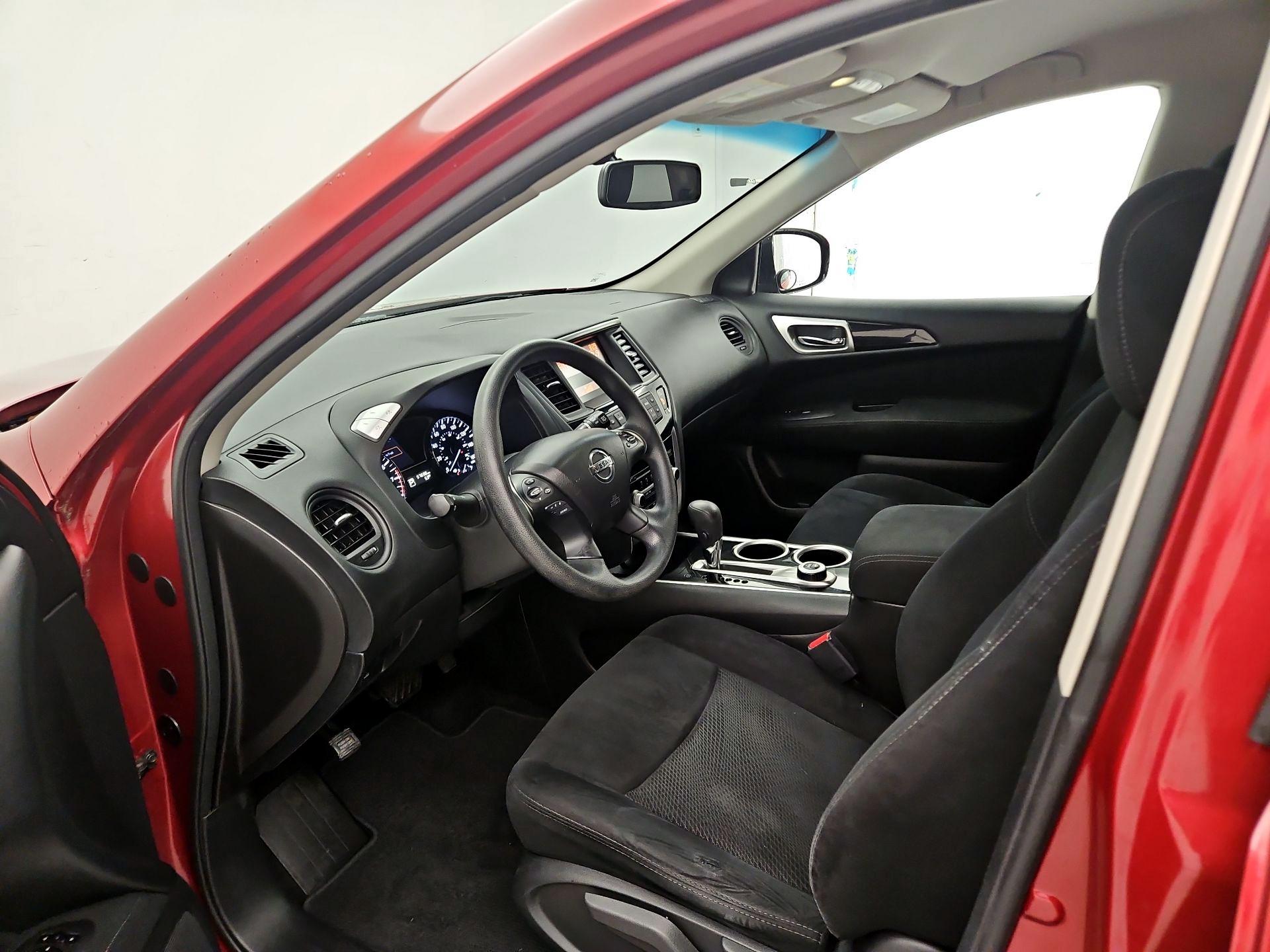 Thumbnail: 2015 Nissan Pathfinder - 11