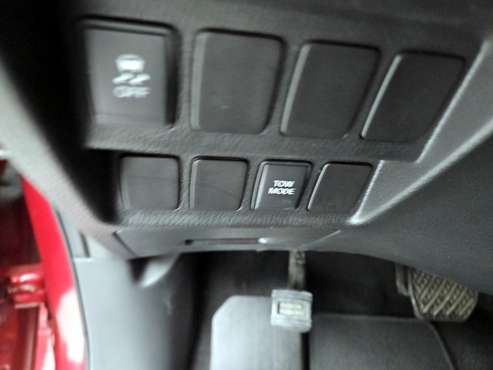 Thumbnail: 2015 Nissan Pathfinder - 13