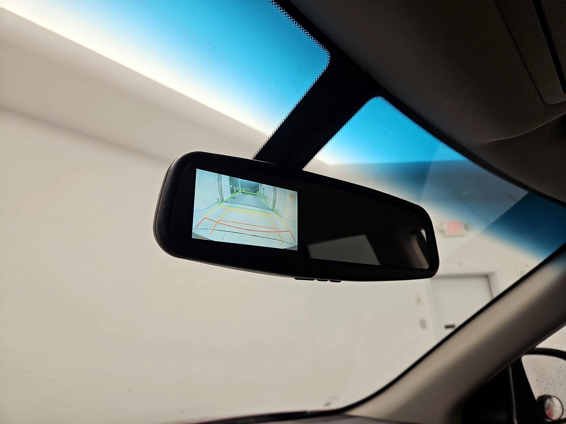 Thumbnail: 2015 Nissan Pathfinder - 14