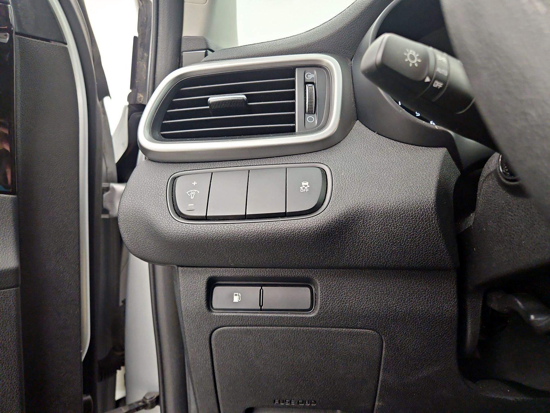 Thumbnail: 2018 Kia Sorento - 13