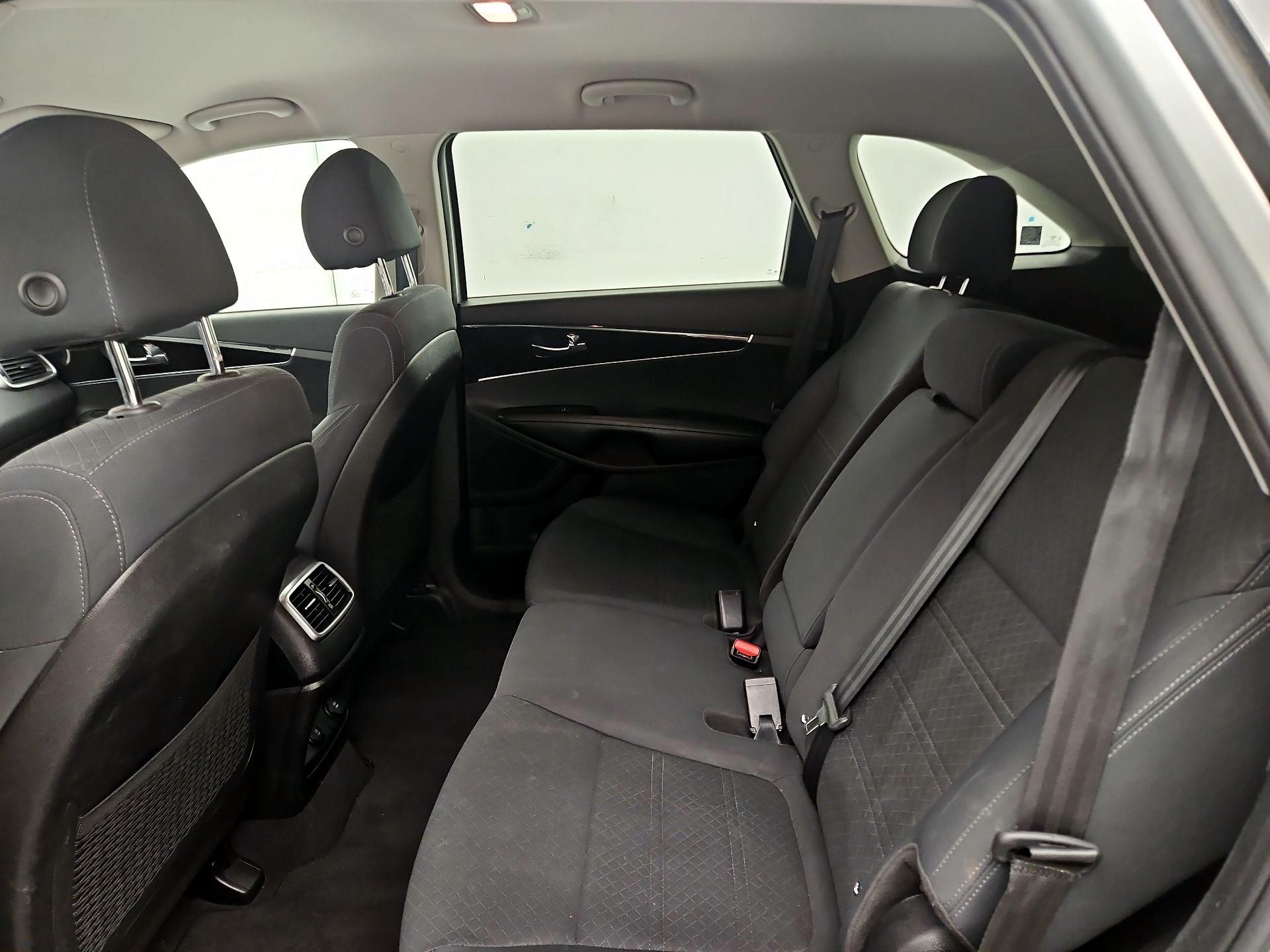 Thumbnail: 2018 Kia Sorento - 19