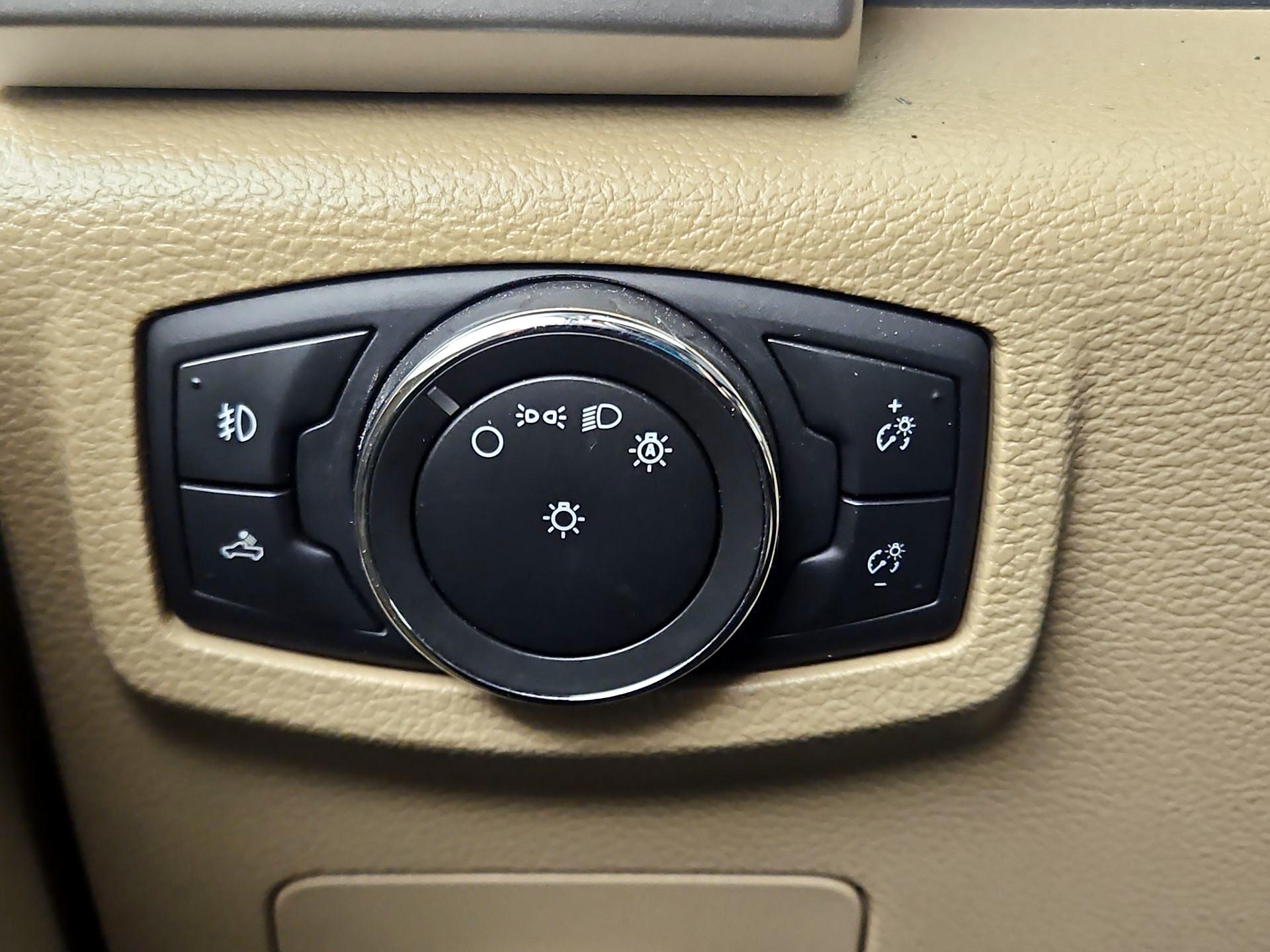 Thumbnail: 2016 Ford F-150 - 13