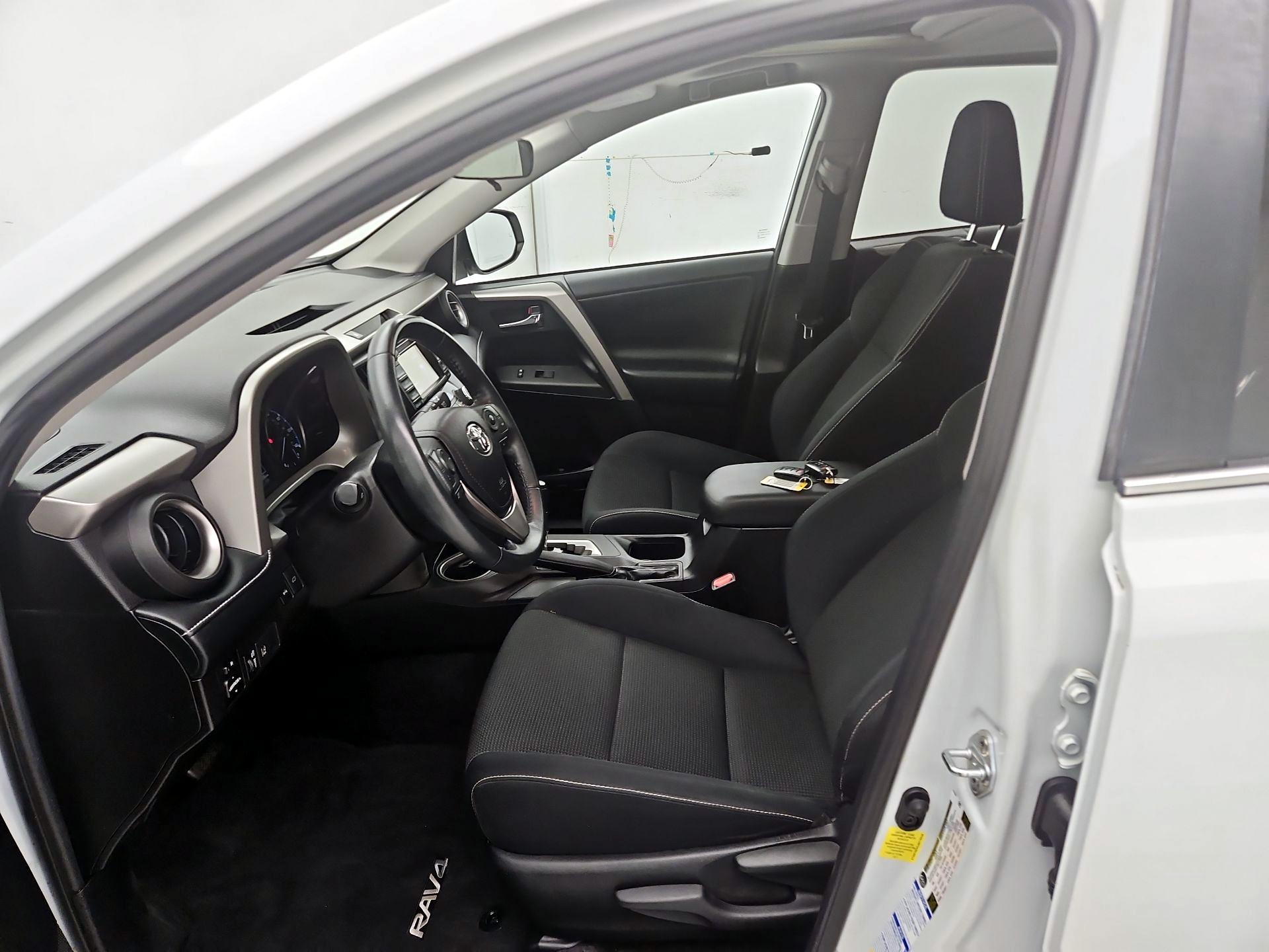 Thumbnail: 2018 Toyota RAV4 - 11