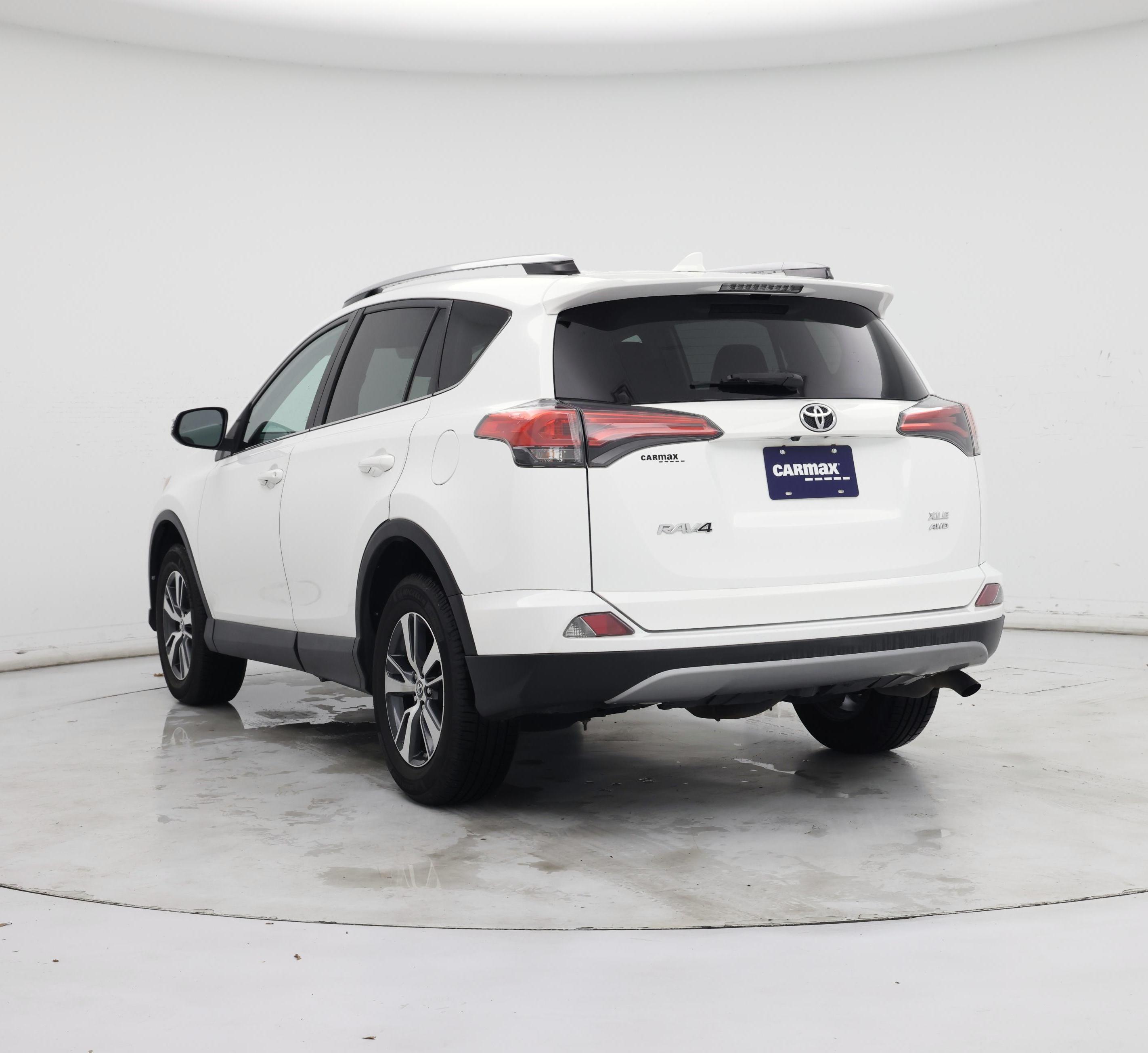 Thumbnail: 2018 Toyota RAV4 - 2