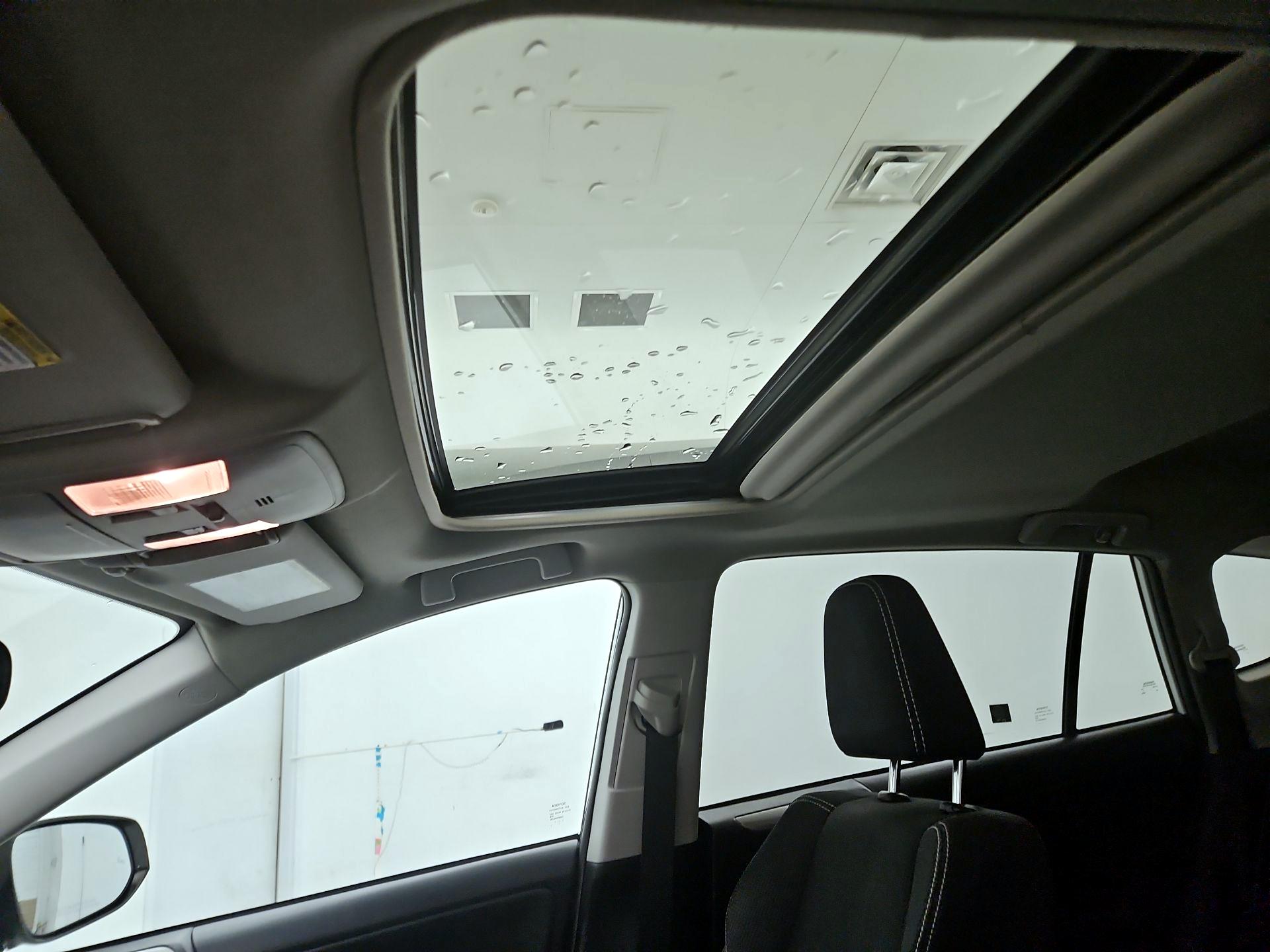 Thumbnail: 2018 Toyota RAV4 - 19