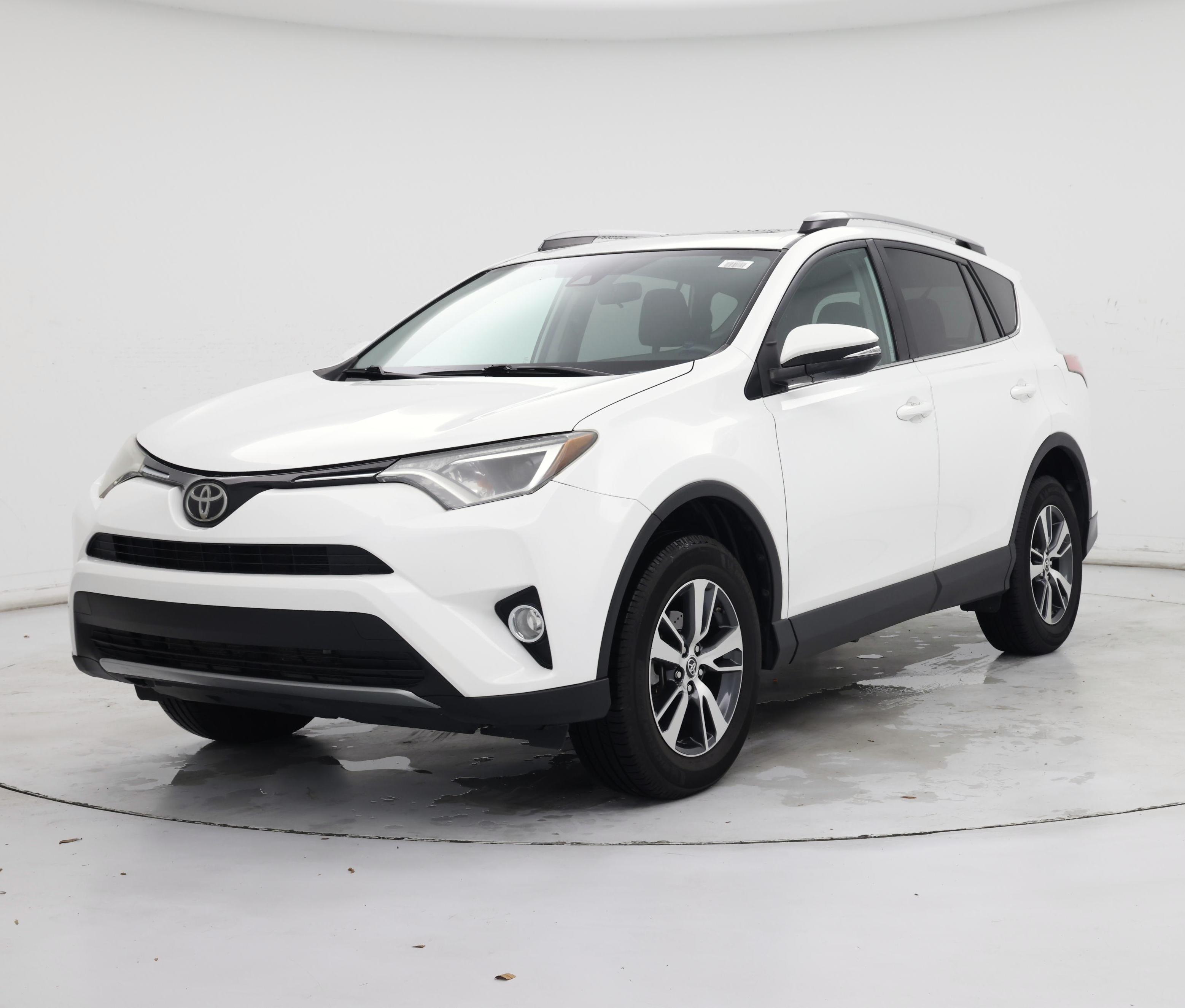 Thumbnail: 2018 Toyota RAV4 - 4
