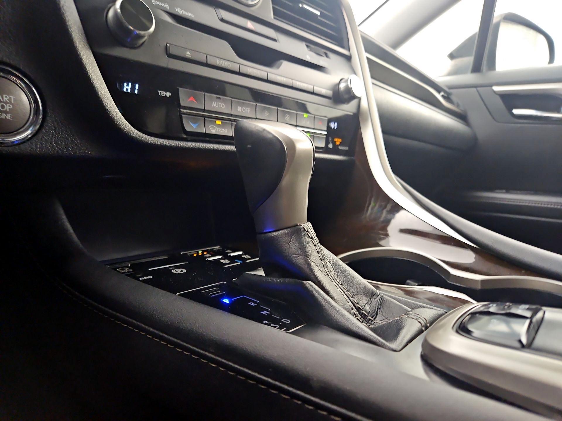 Thumbnail: 2017 Lexus RX - 18