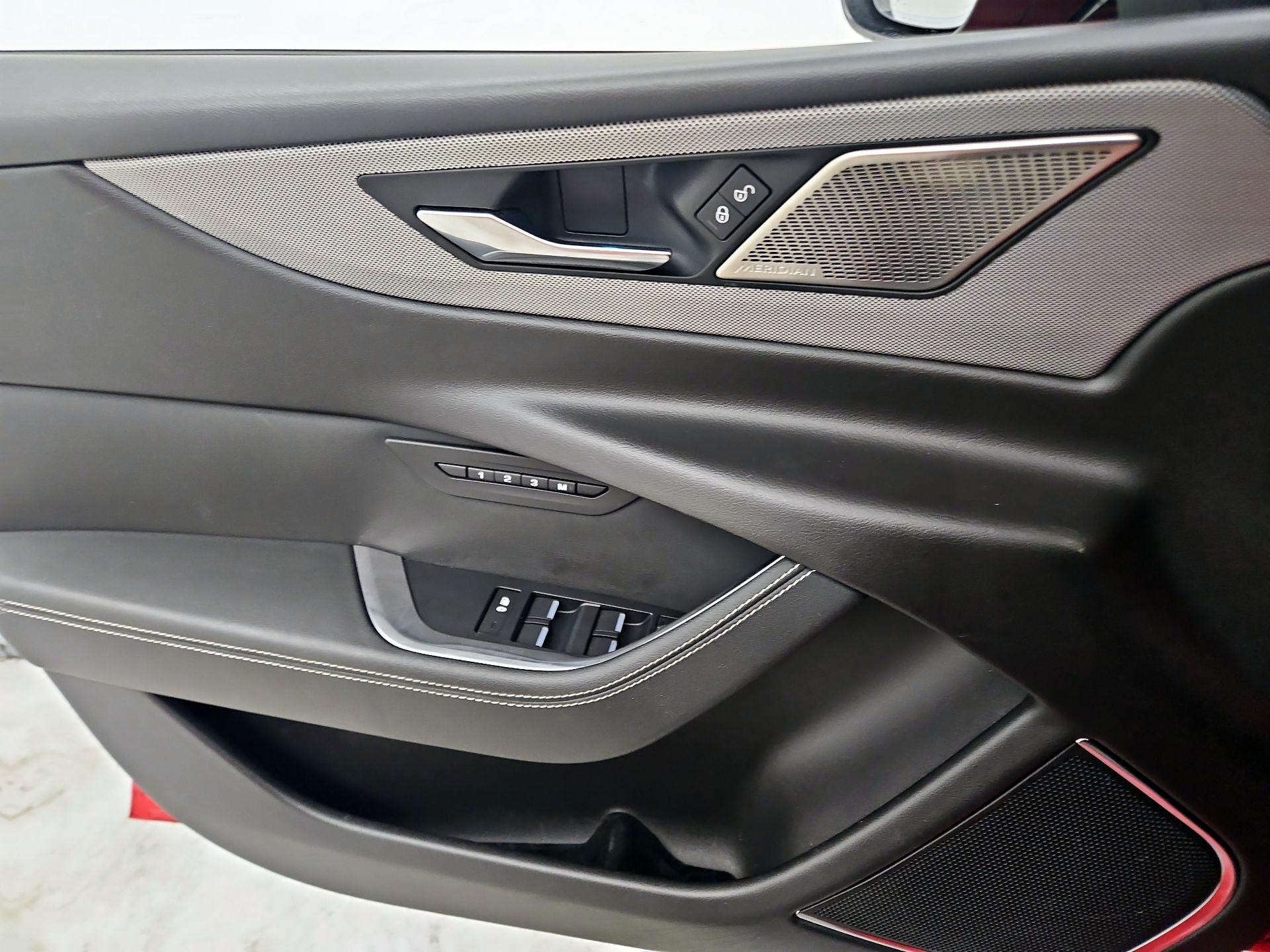 Thumbnail: 2020 Jaguar XE - 12