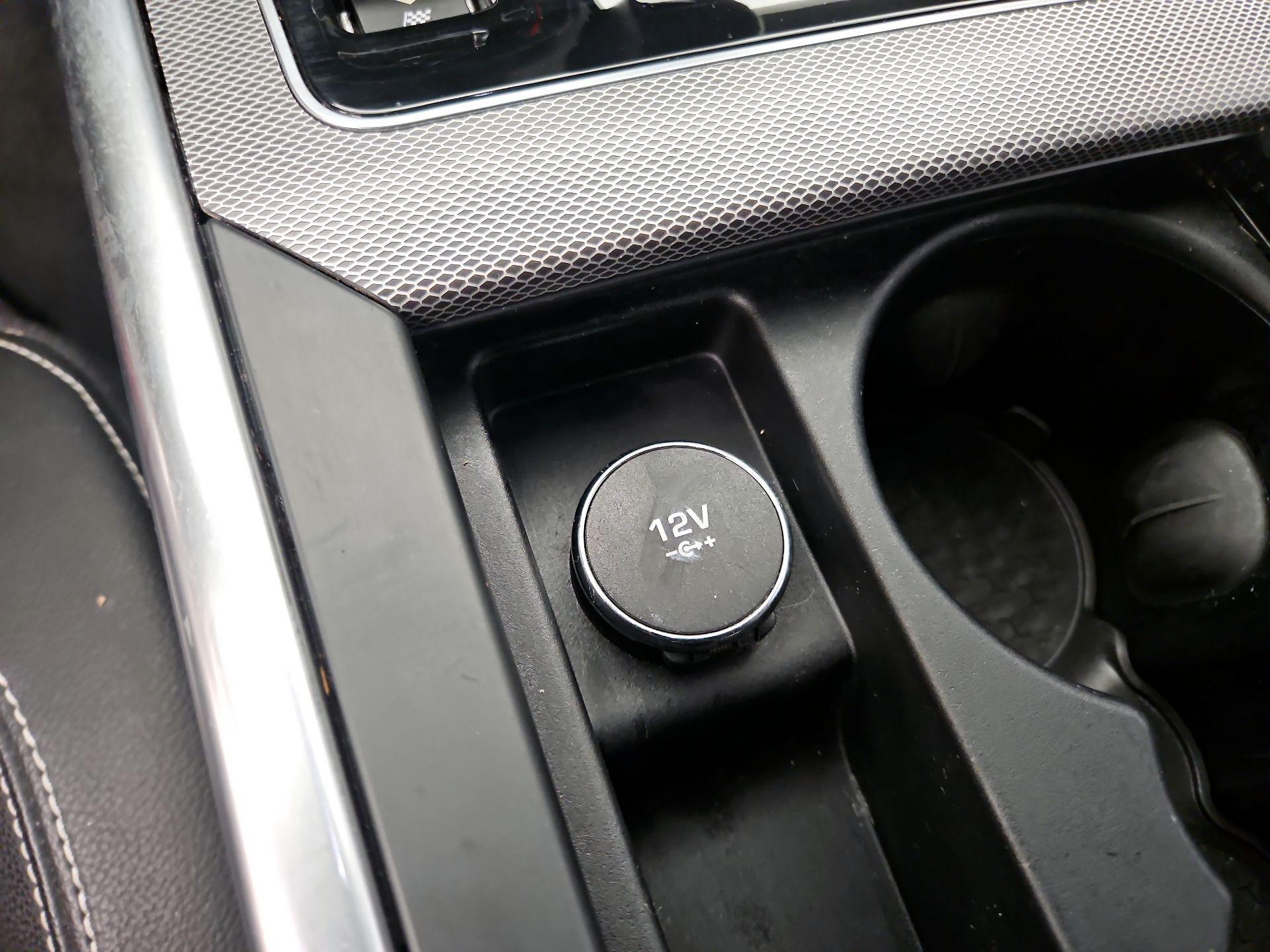 Thumbnail: 2020 Jaguar XE - 18