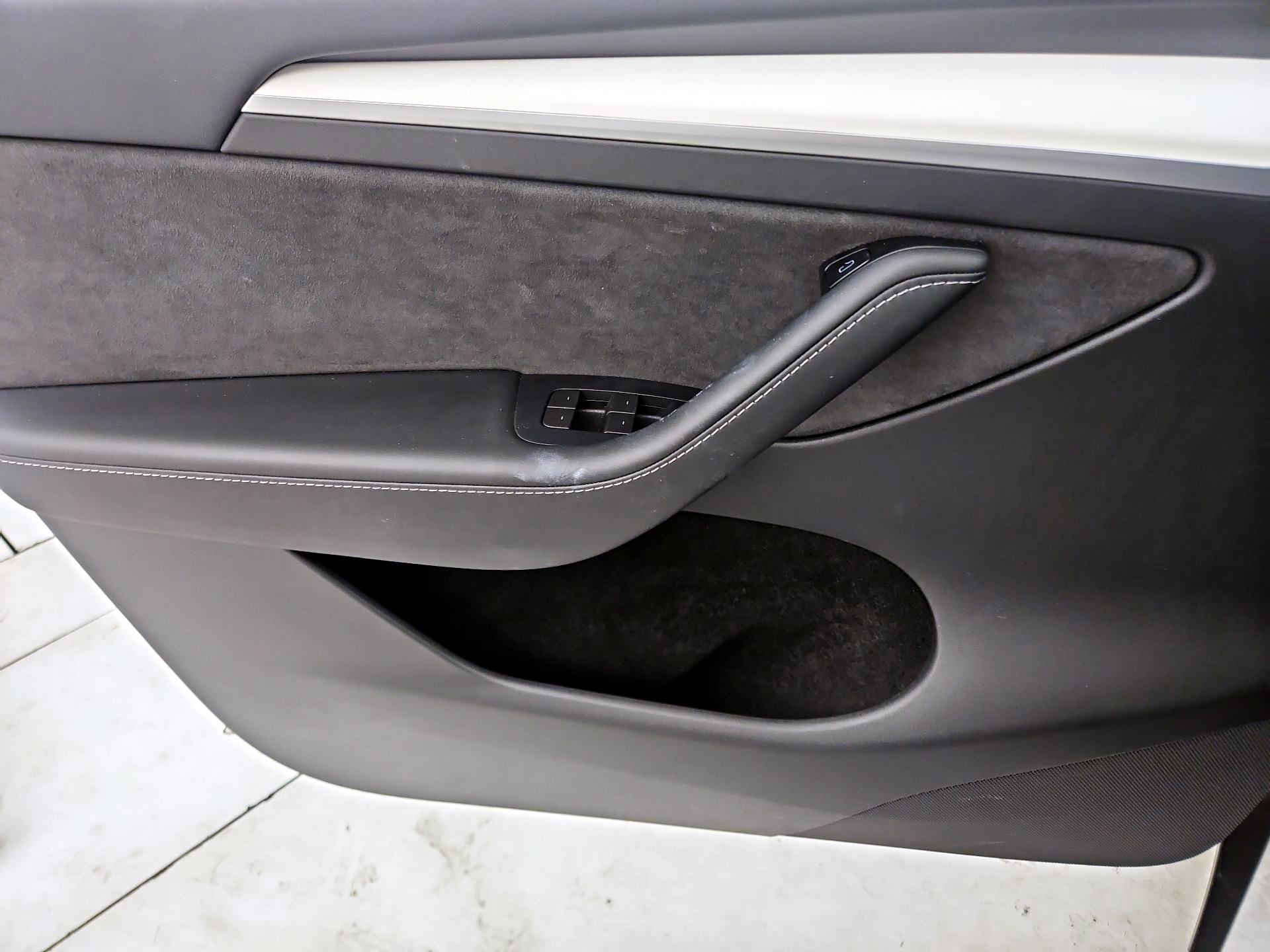 Thumbnail: 2023 Tesla Model Y - 12