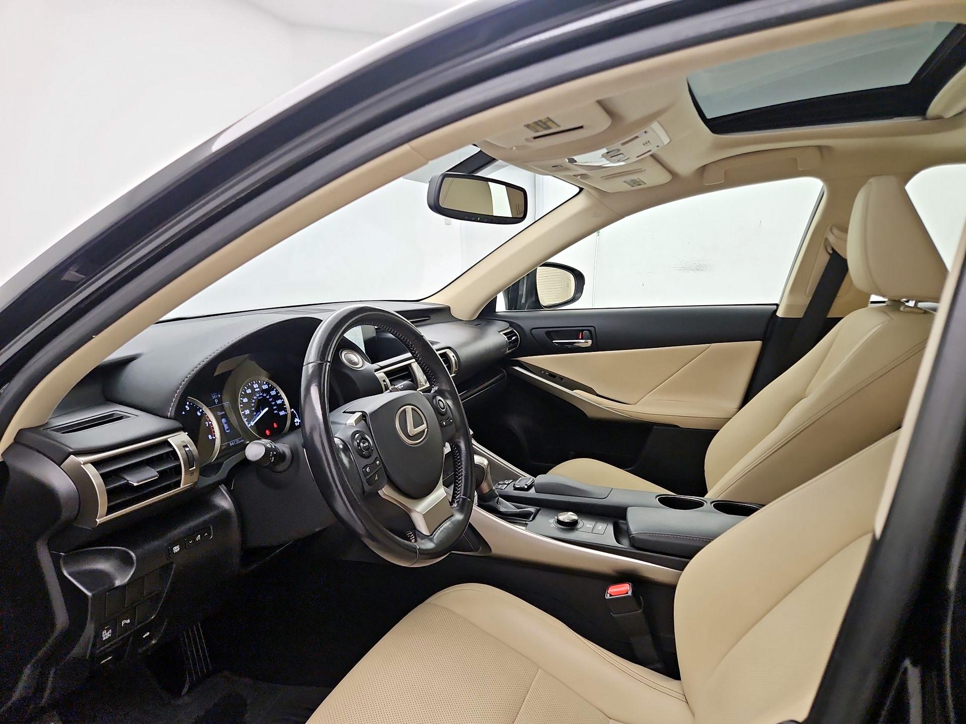 Thumbnail: 2015 Lexus IS - 11