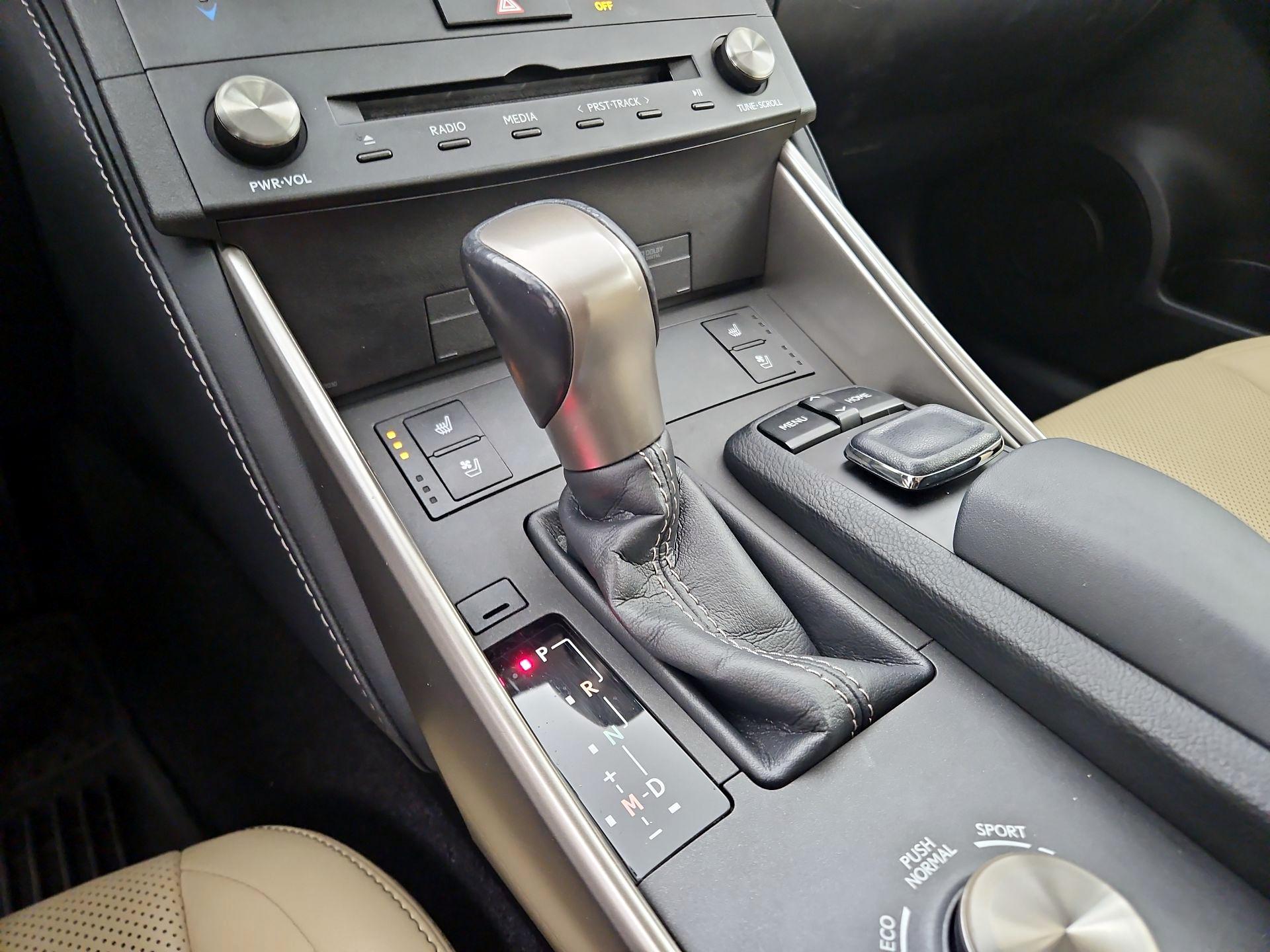 Thumbnail: 2015 Lexus IS - 18