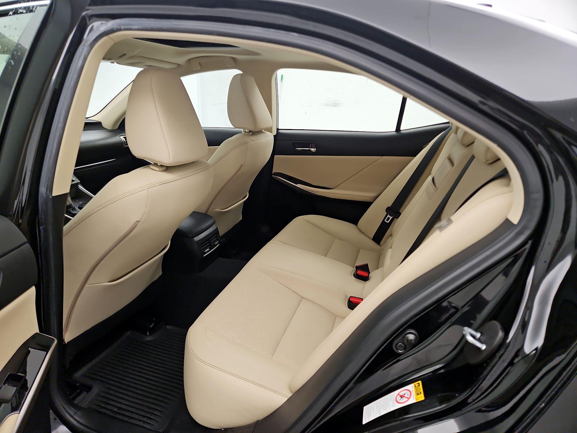 Thumbnail: 2015 Lexus IS - 20