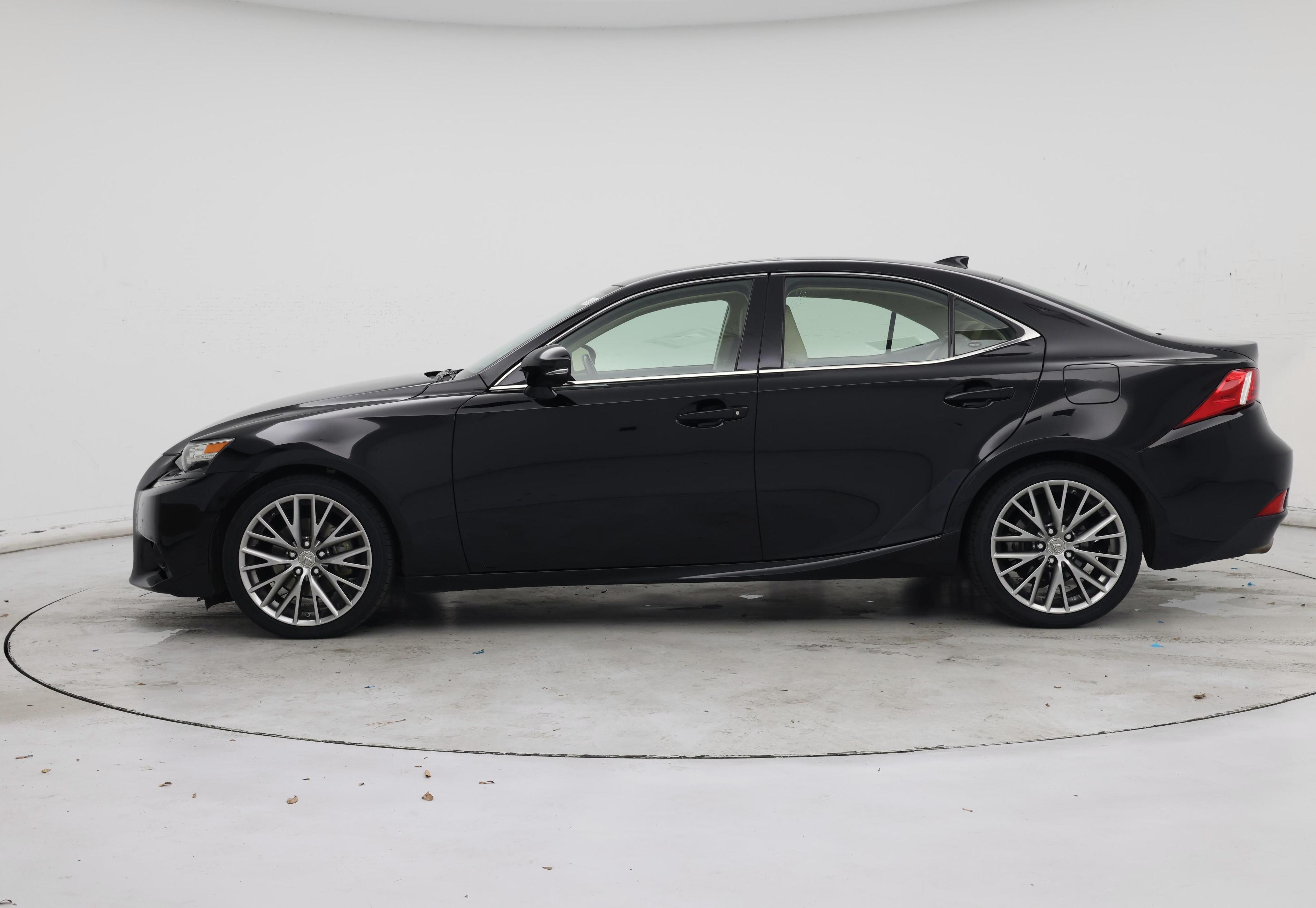 Thumbnail: 2015 Lexus IS - 3