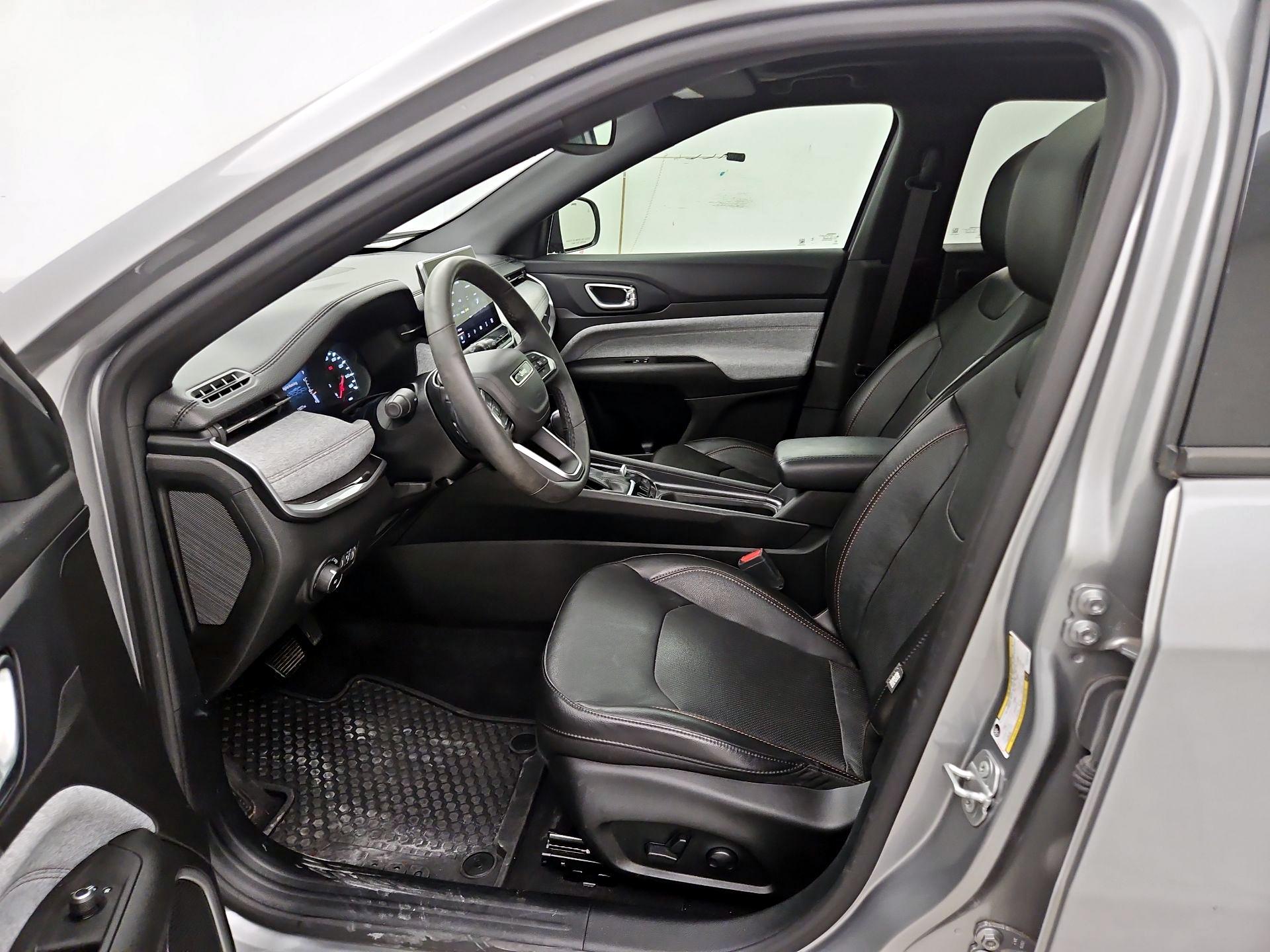 Thumbnail: 2023 Jeep Compass - 11