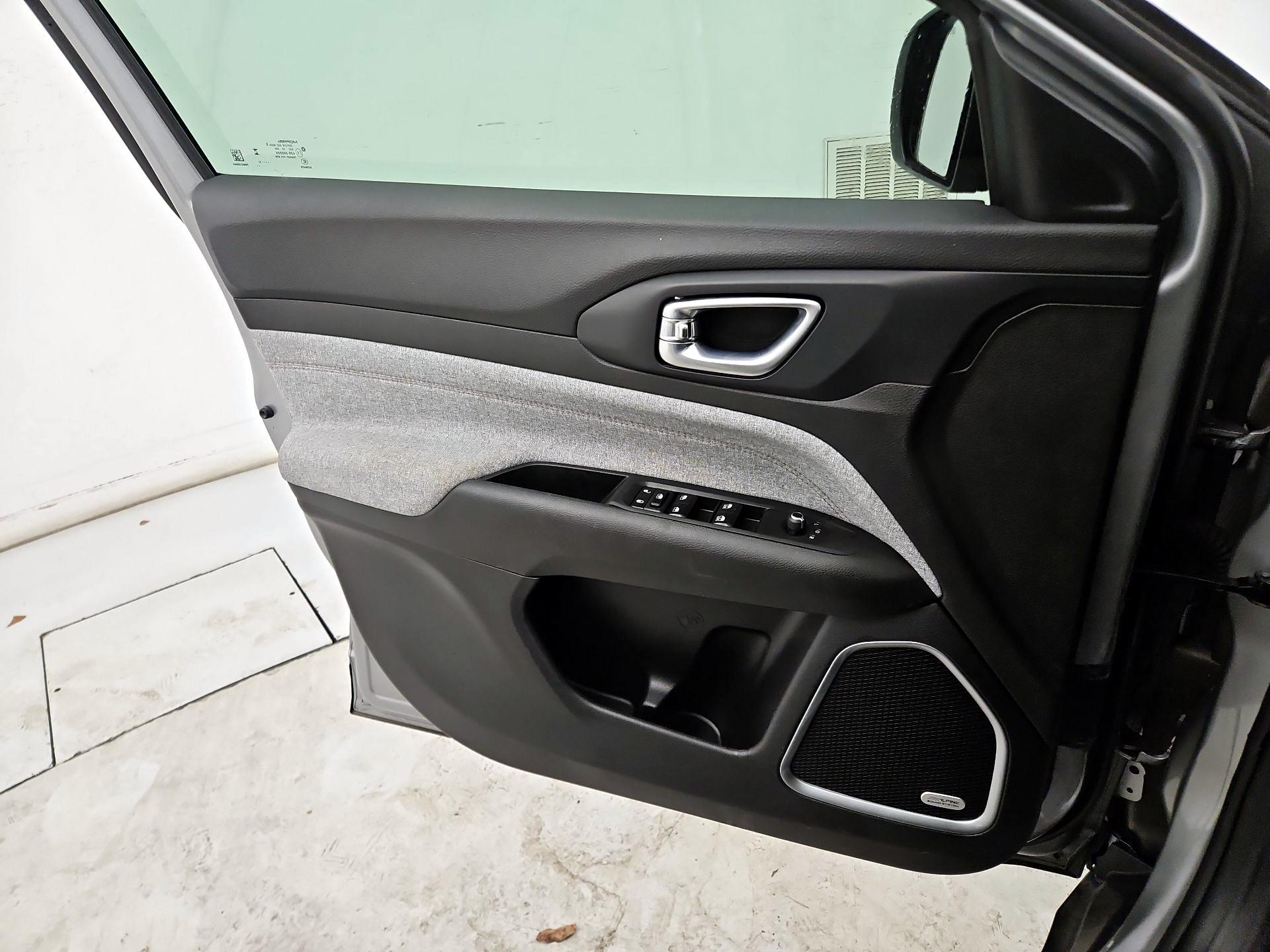 Thumbnail: 2023 Jeep Compass - 12