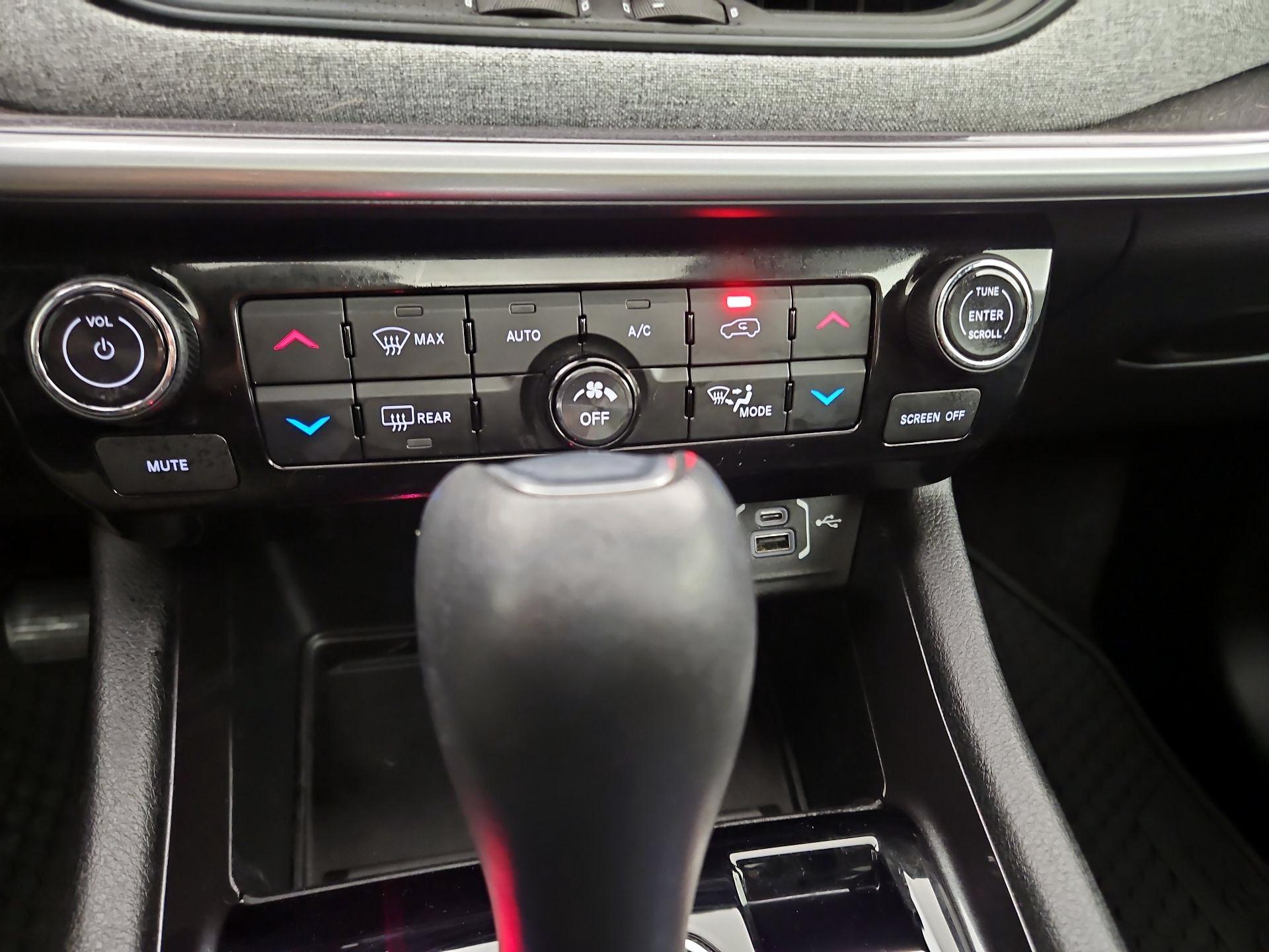 Thumbnail: 2023 Jeep Compass - 16