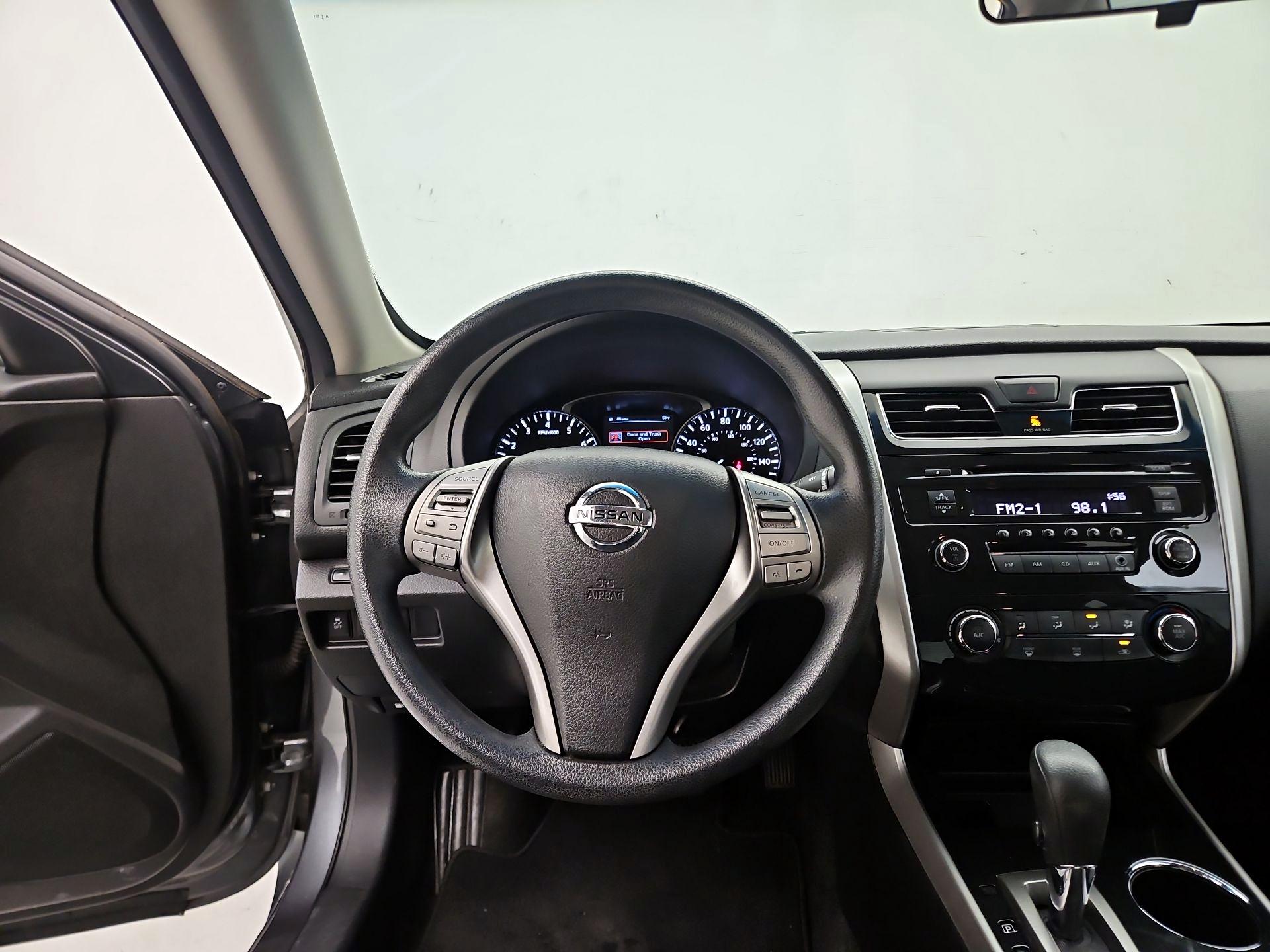 Thumbnail: 2014 Nissan Altima - 10