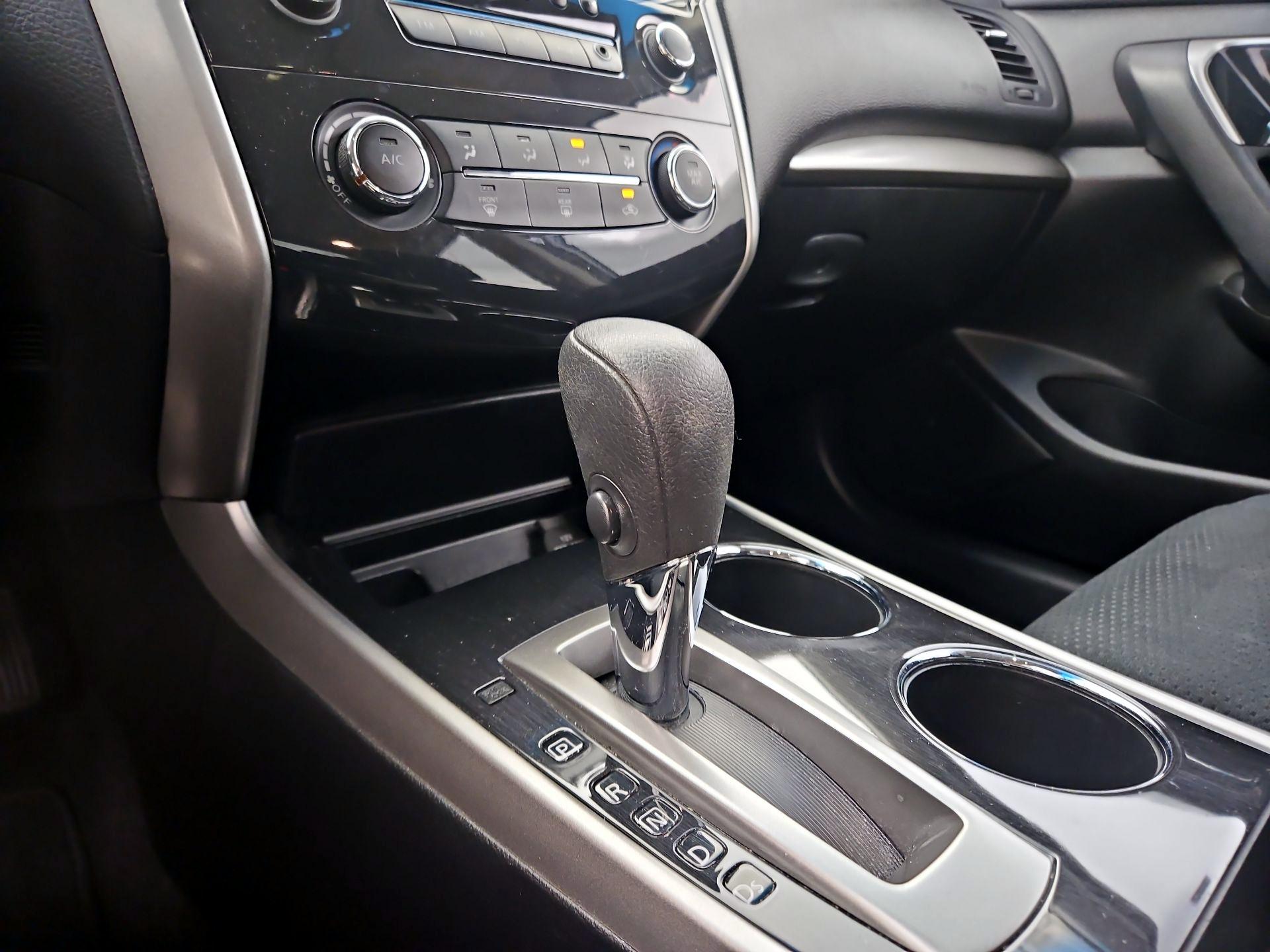 Thumbnail: 2014 Nissan Altima - 16