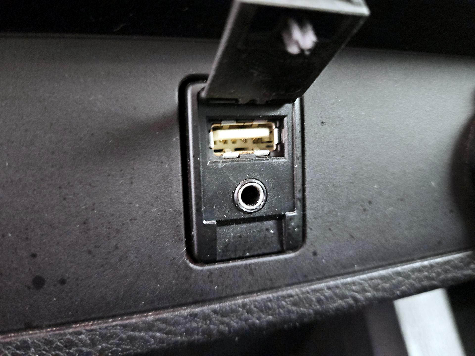 Thumbnail: 2017 Toyota Tacoma - 18