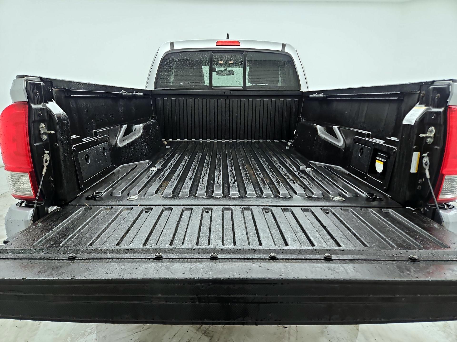 Thumbnail: 2017 Toyota Tacoma - 20