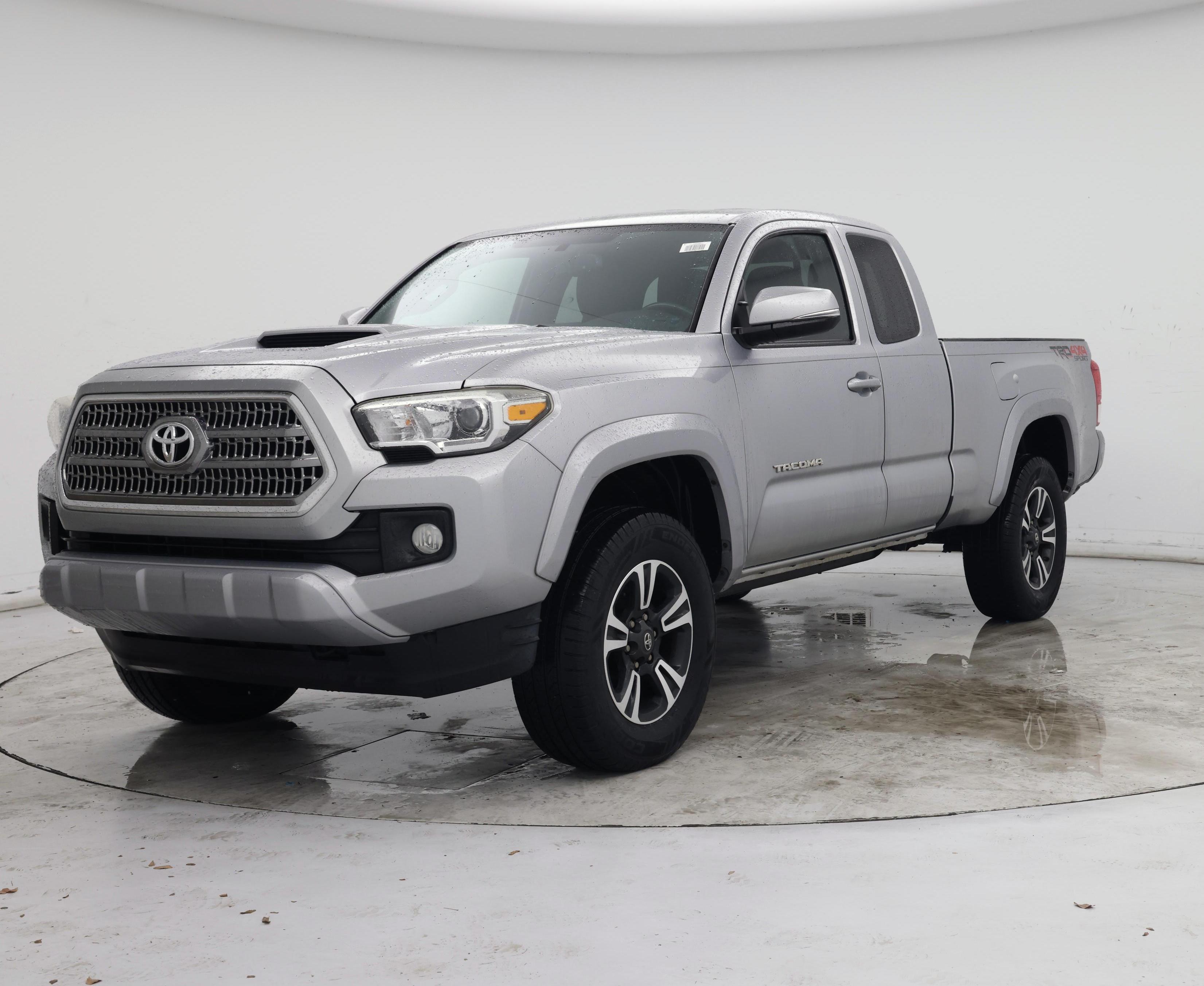 Thumbnail: 2017 Toyota Tacoma - 4