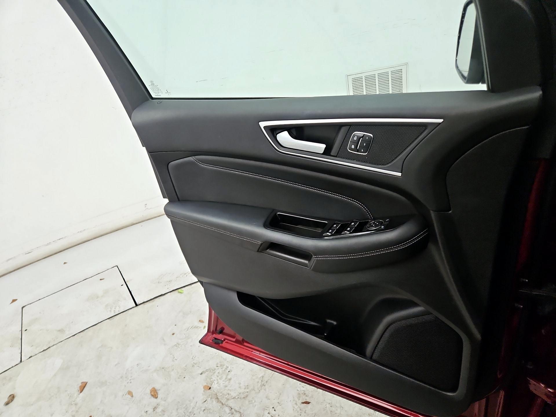 Thumbnail: 2018 Ford Edge - 12