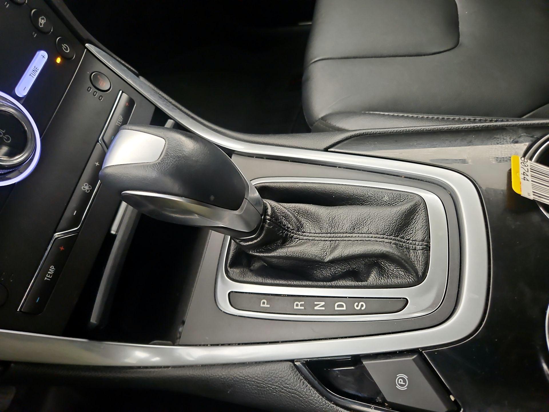 Thumbnail: 2018 Ford Edge - 18