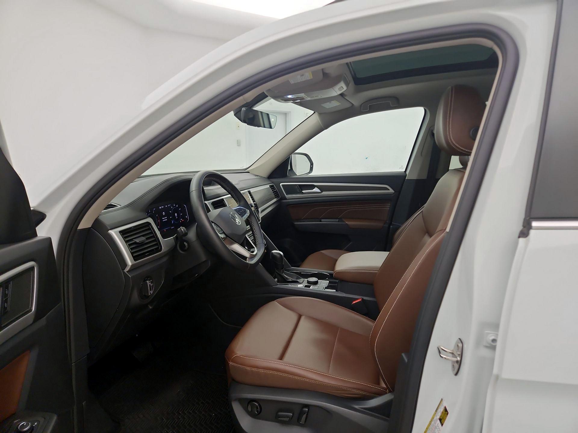 Thumbnail: 2022 Volkswagen Atlas - 11