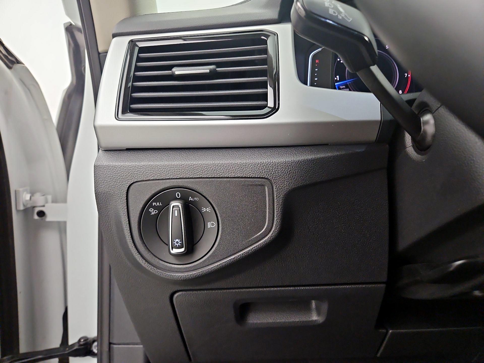 Thumbnail: 2022 Volkswagen Atlas - 13