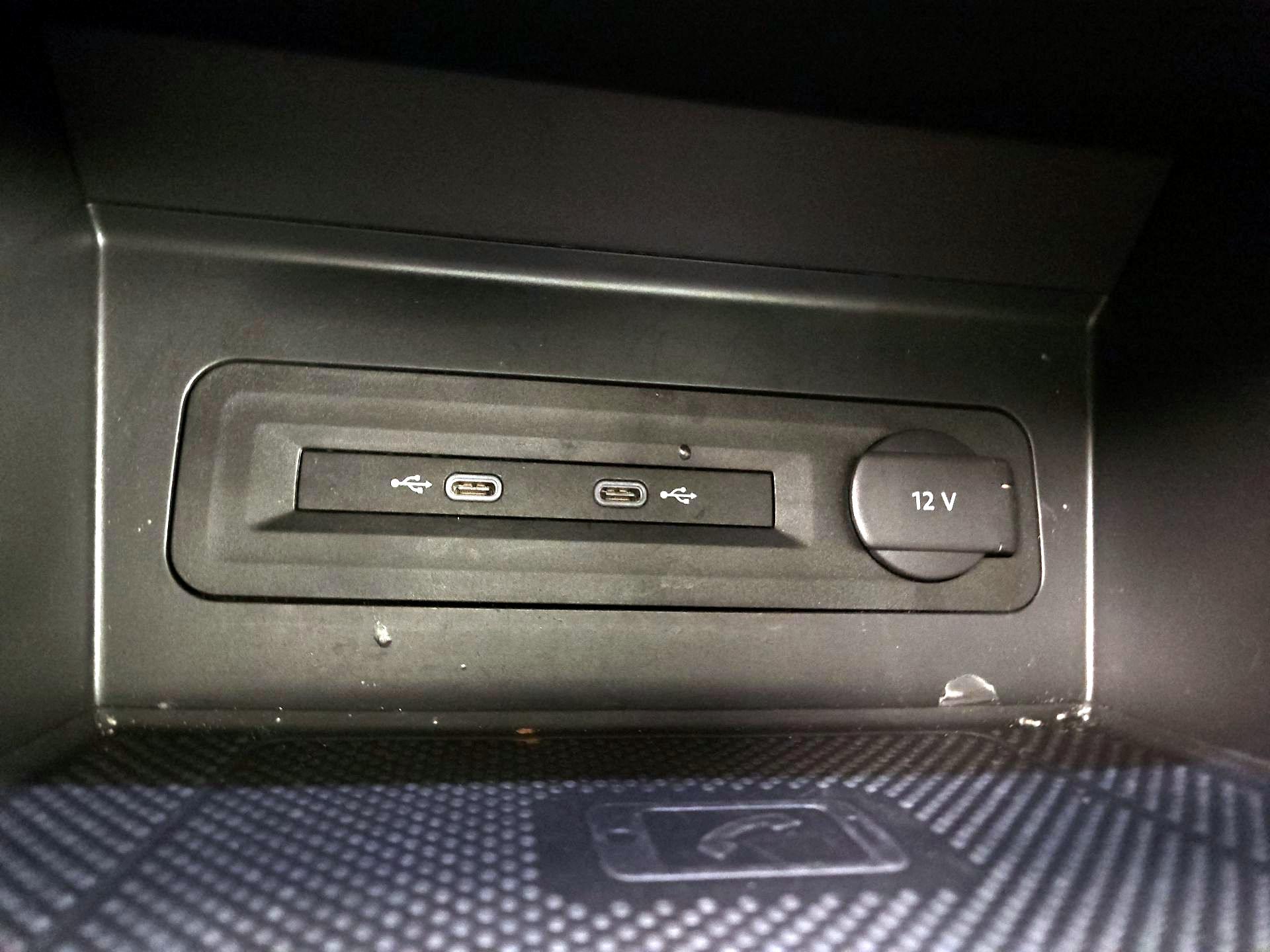 Thumbnail: 2022 Volkswagen Atlas - 18