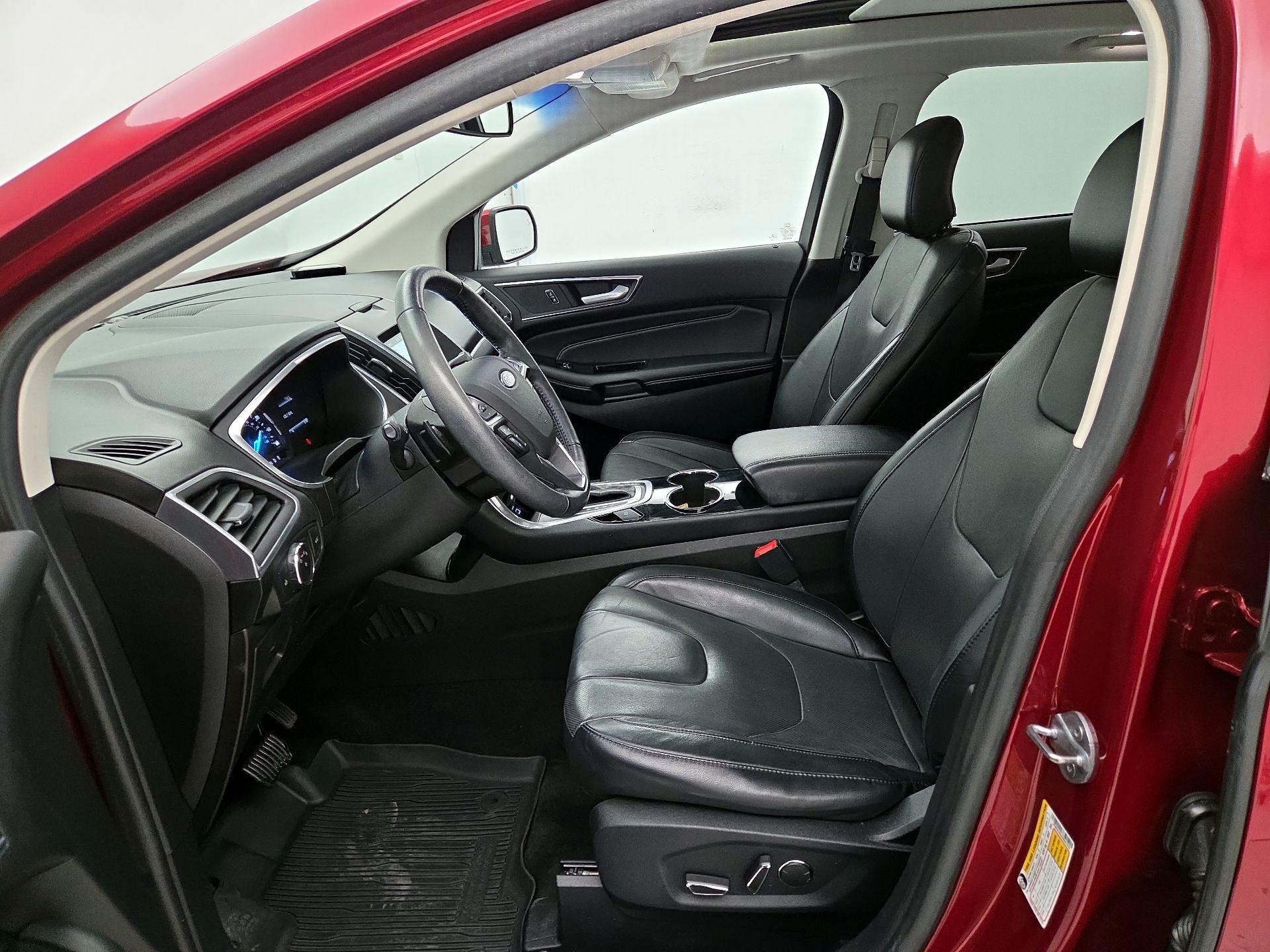 Thumbnail: 2017 Ford Edge - 11