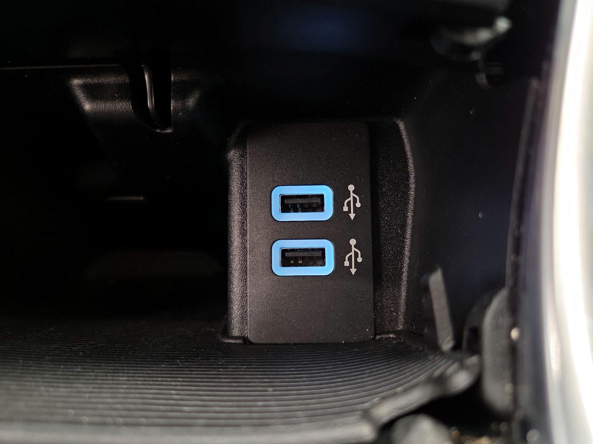 Thumbnail: 2017 Ford Edge - 19