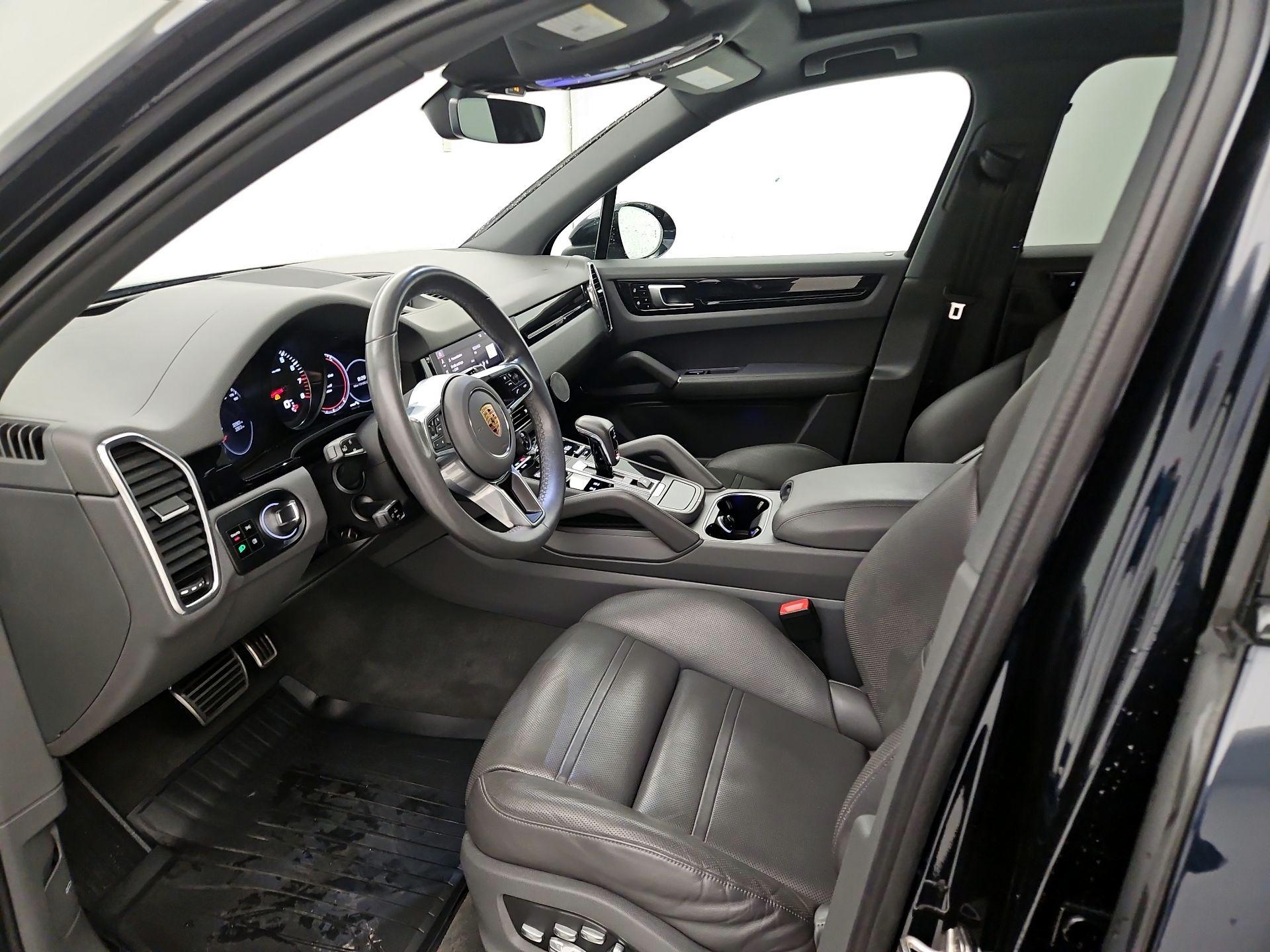 Thumbnail: 2020 Porsche Cayenne - 11