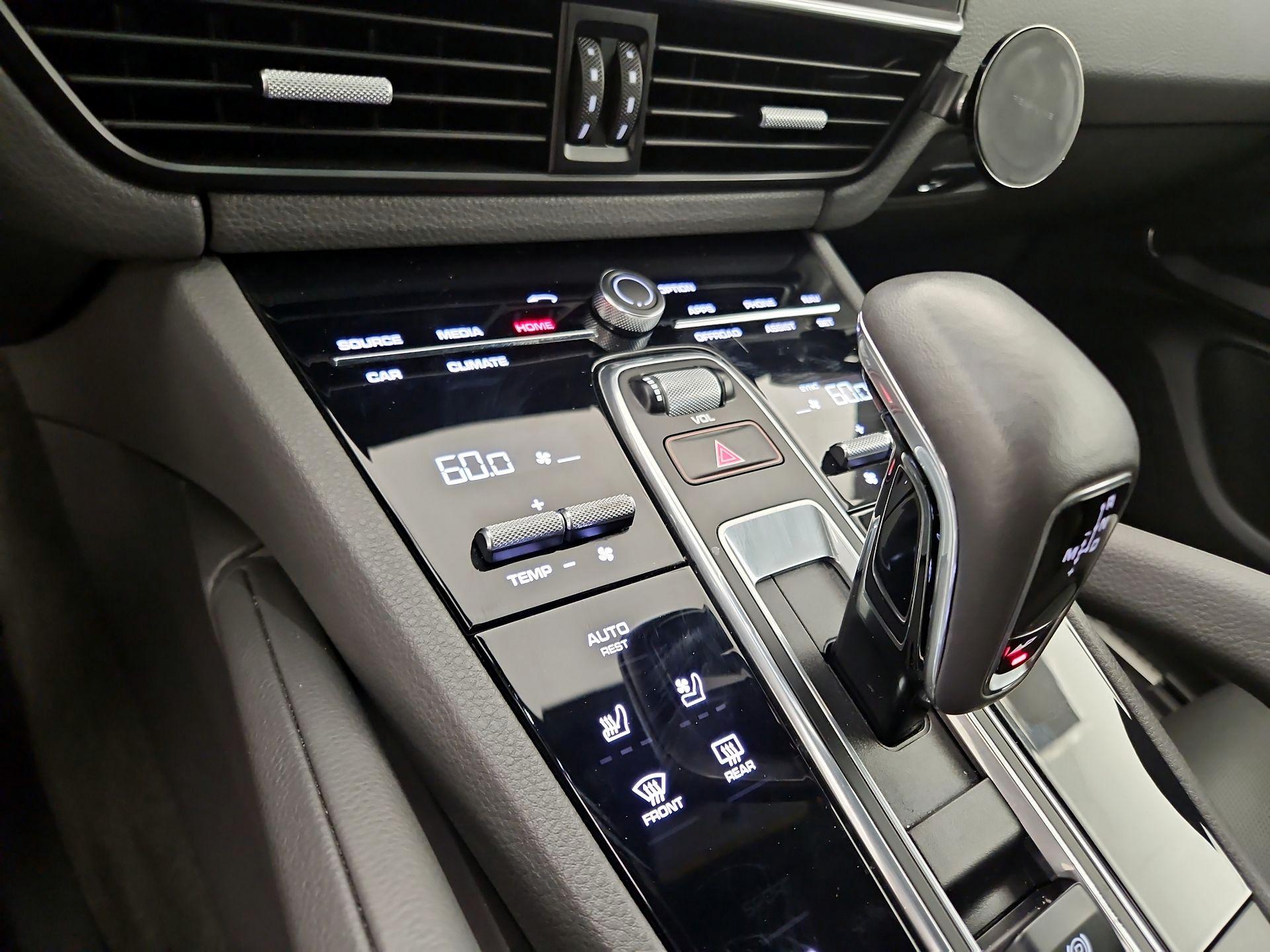 Thumbnail: 2020 Porsche Cayenne - 16