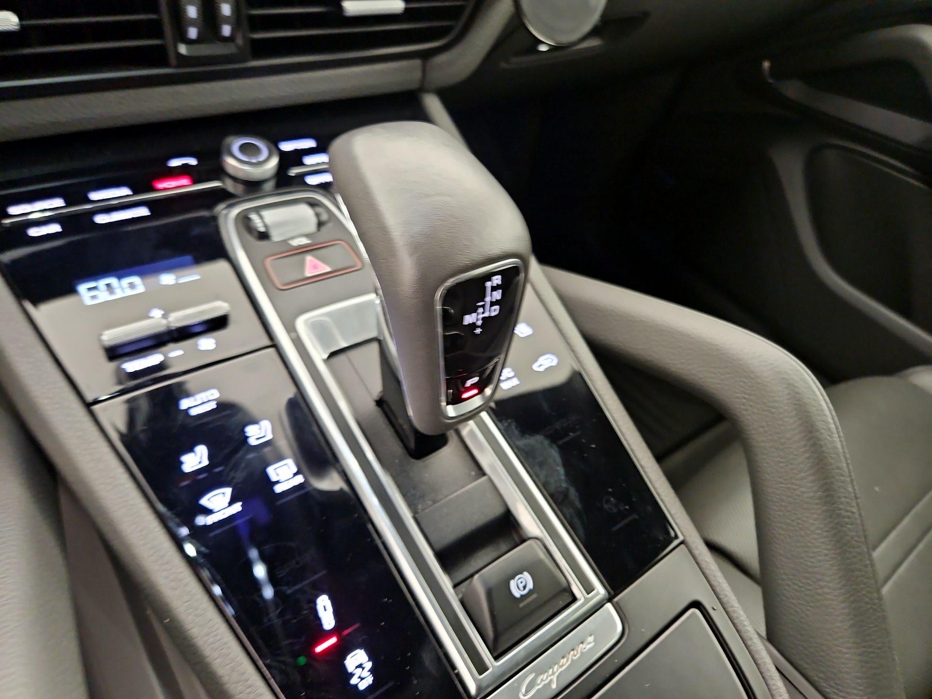 Thumbnail: 2020 Porsche Cayenne - 17