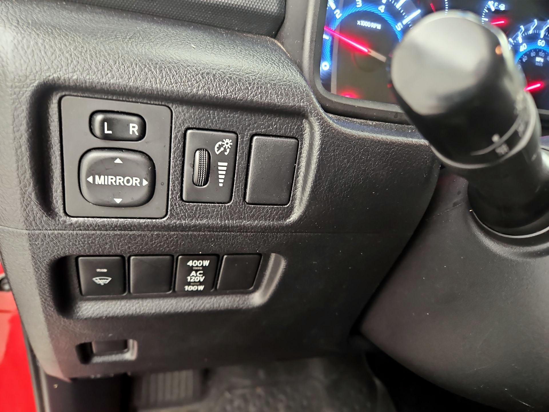 Thumbnail: 2018 Toyota 4Runner - 13