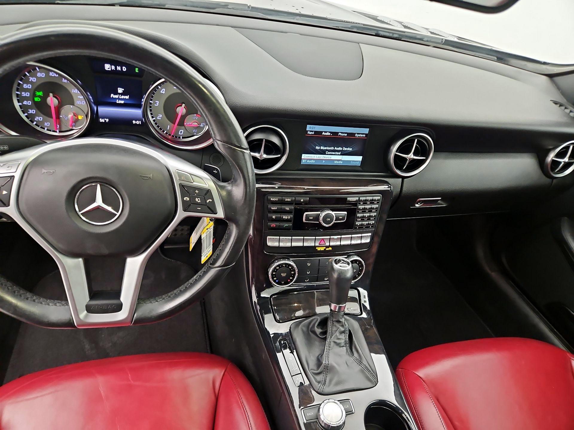 Thumbnail: 2015 Mercedes-Benz SLK - 9