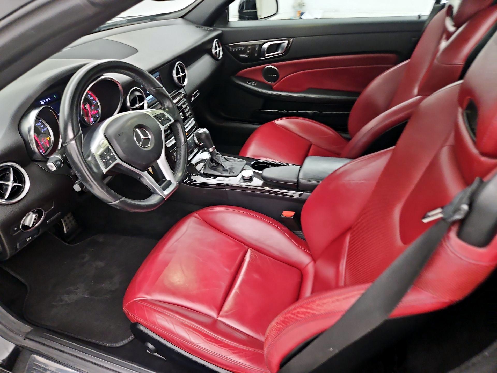 Thumbnail: 2015 Mercedes-Benz SLK - 11