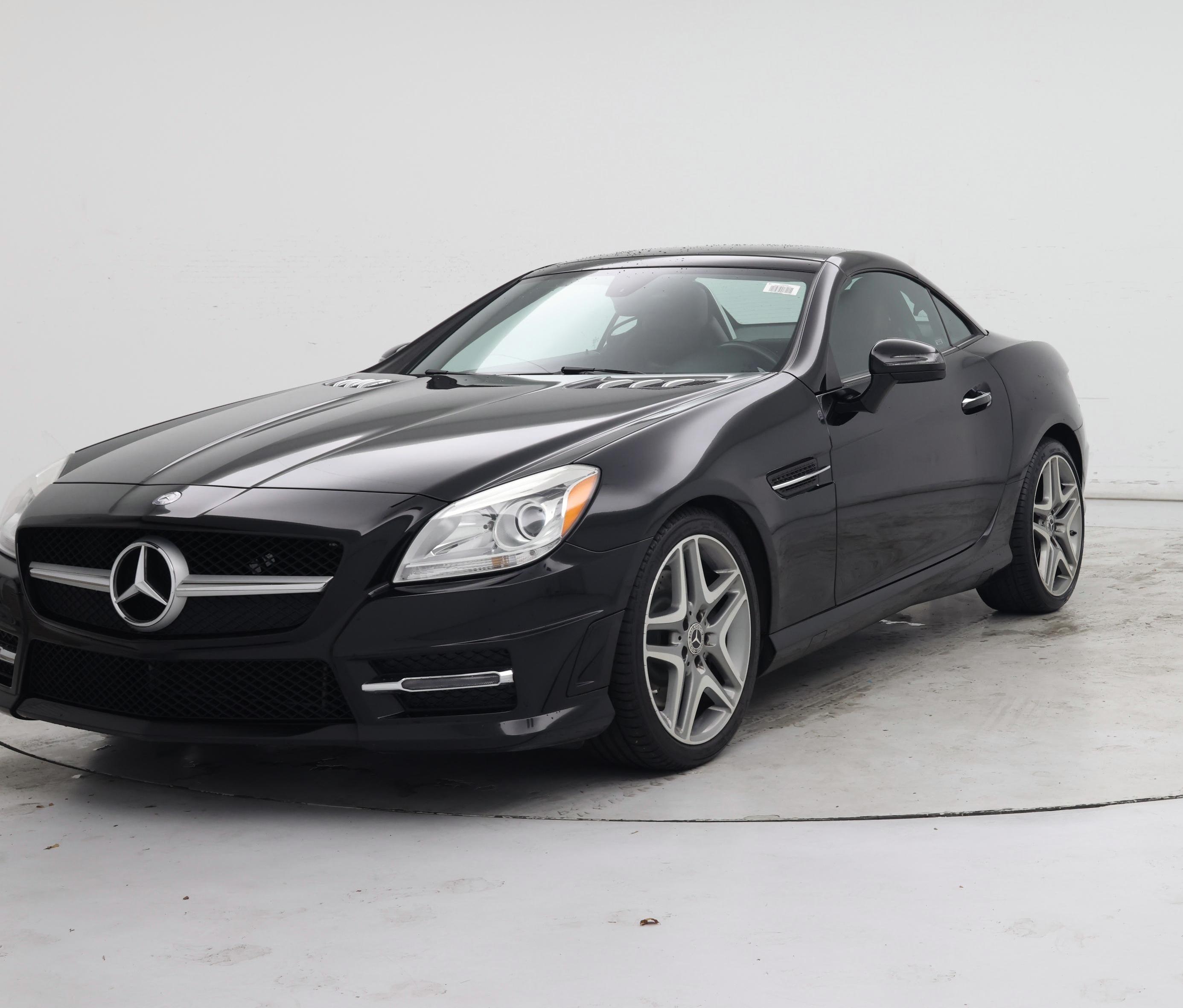 Thumbnail: 2015 Mercedes-Benz SLK - 4