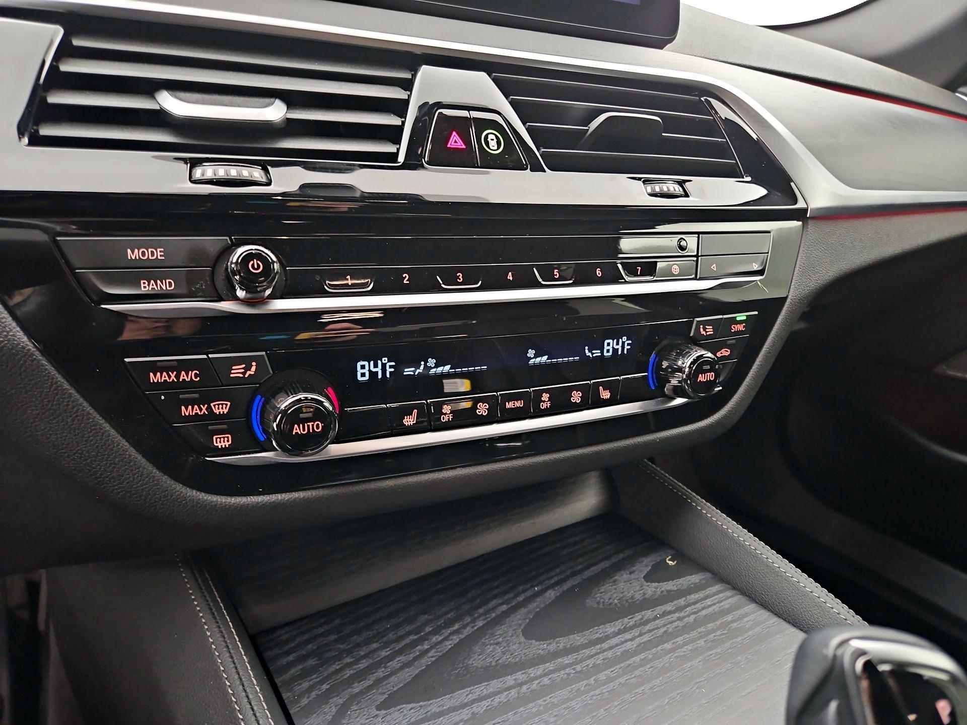 Thumbnail: 2023 BMW 5 Series - 17