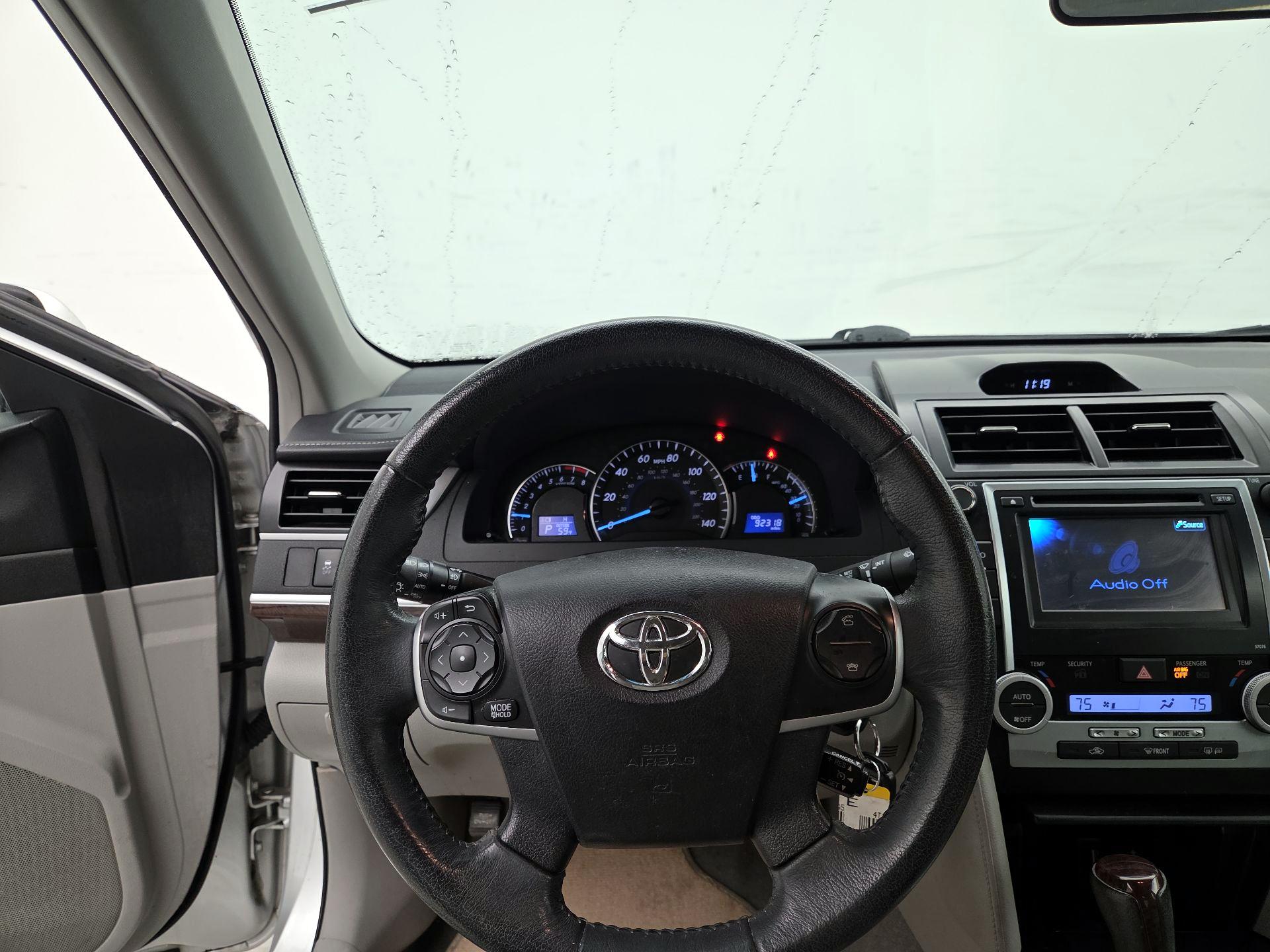 Thumbnail: 2014 Toyota Camry - 10