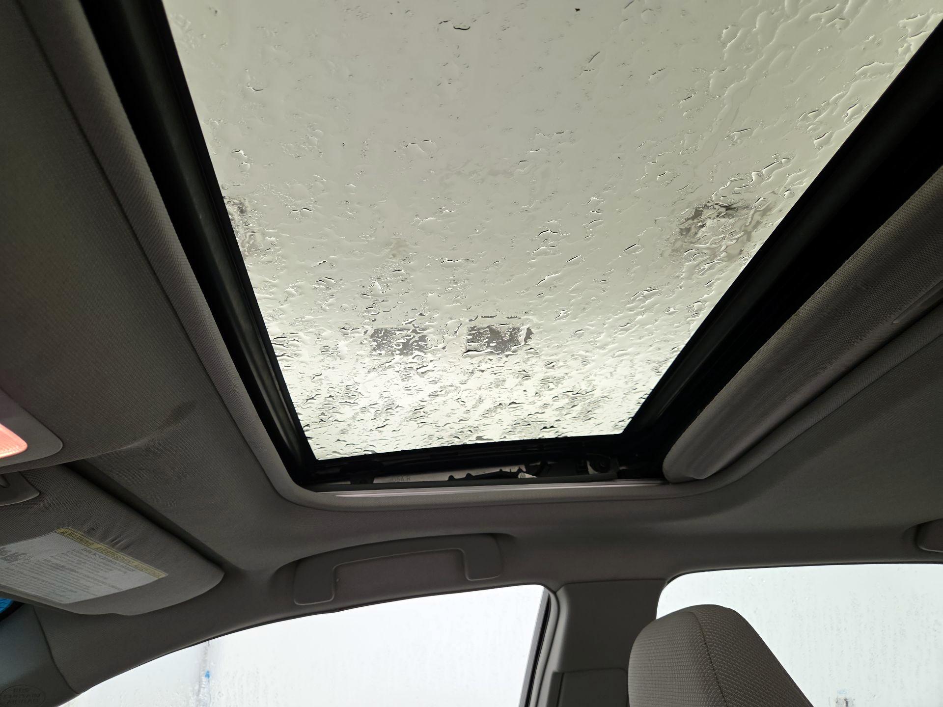 Thumbnail: 2014 Toyota Camry - 18